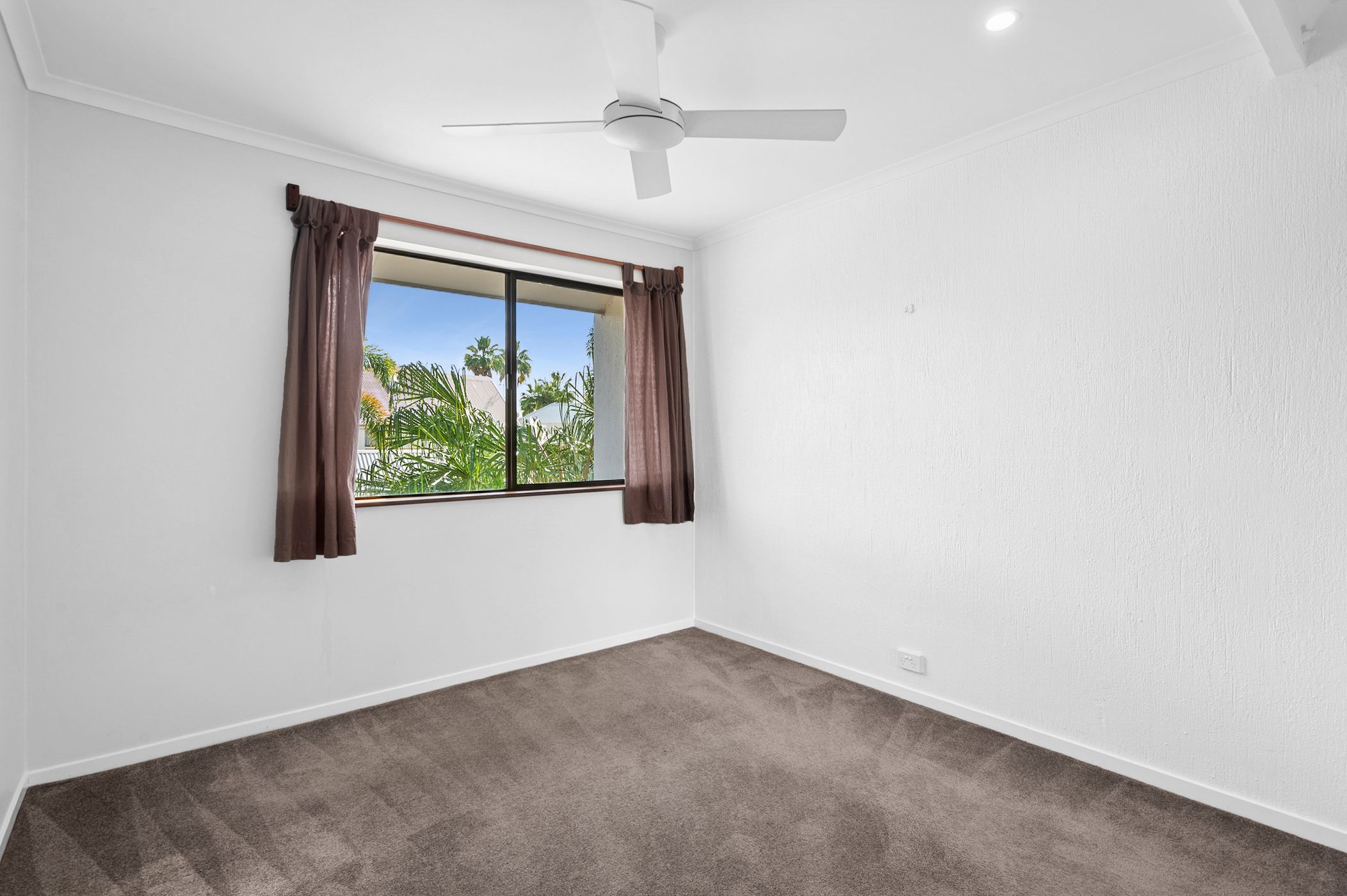 12/124 Noosa Parade, Noosaville, Qld, 4566 - Image 2