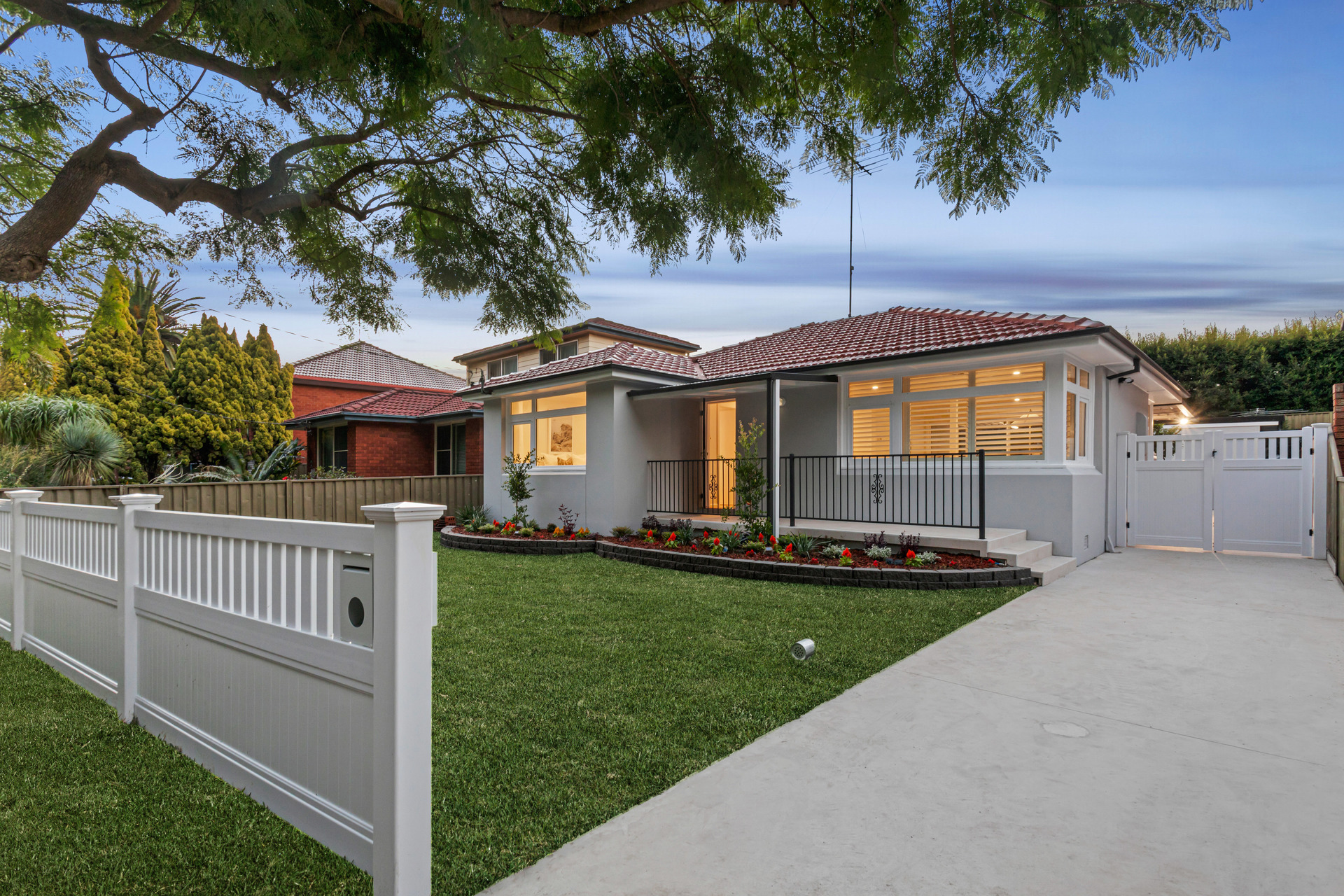 8 Dransfield Avenue, Mascot, NSW 2020 - Image 2