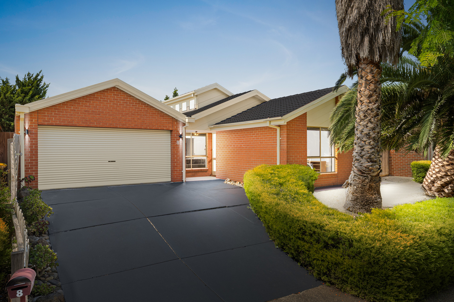 8 Lady Rose Crescent, Sydenham, VIC 3037 - Image 1