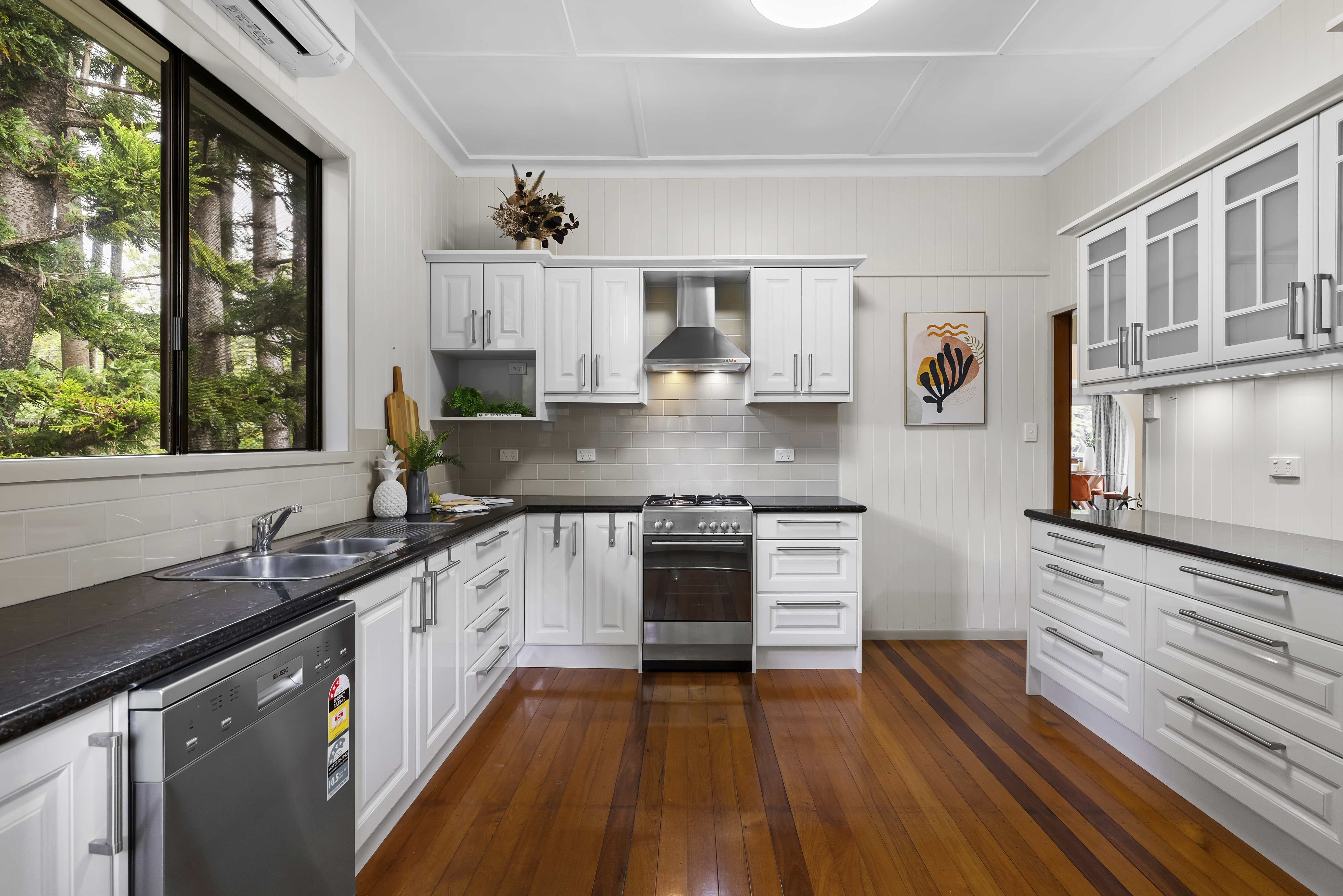 68 SUTLING STREET, Chapel Hill QLD 4069 - Image 4