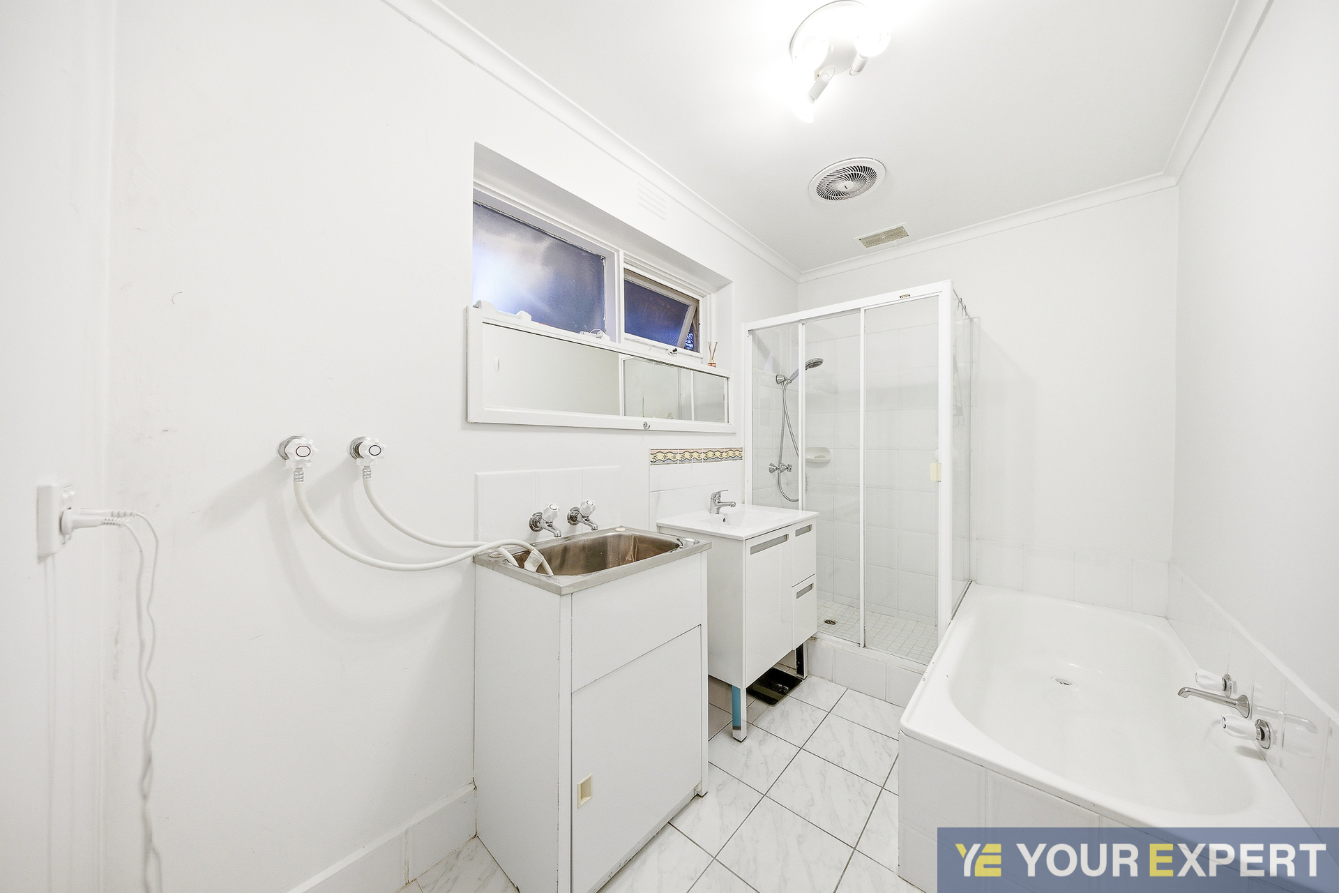 3-bedroom unit at 3 5 WEYMAR STREET, CHELTENHAM VIC 3192, , Victoria
