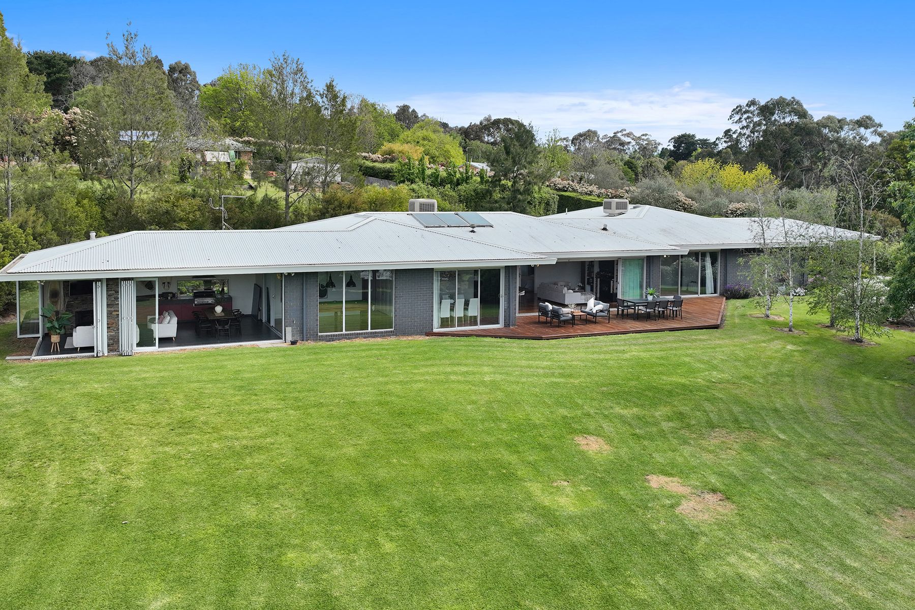 6 Muirhead Close, Warragul, VIC 3820 - Image 1