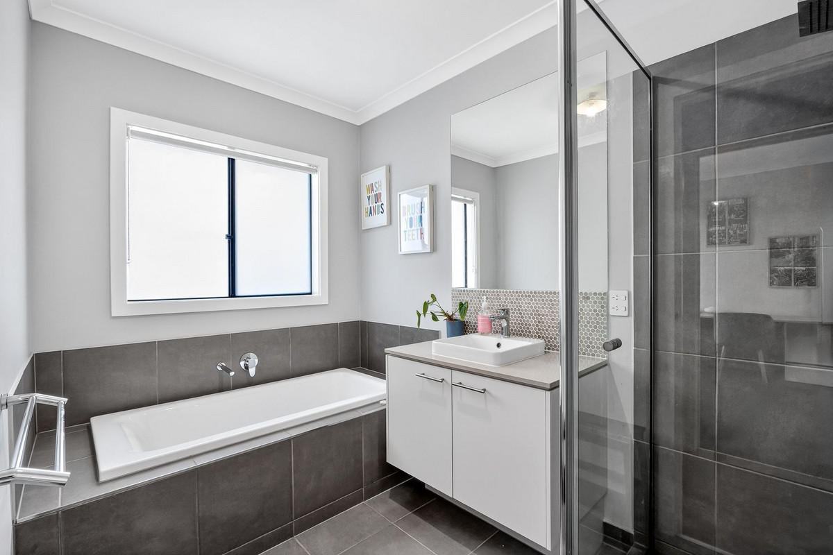 4-bedroom house at 9 Snedden Street, Armstrong Creek, VIC 3217, Greater Geelong, Victoria
