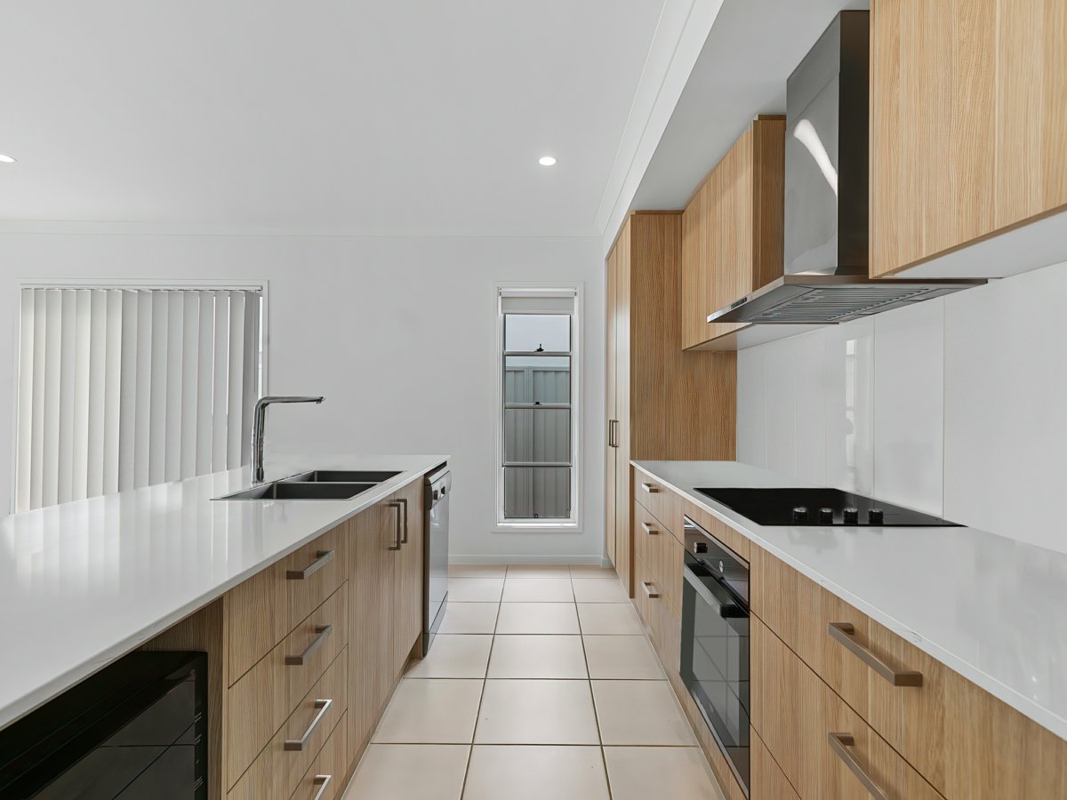 13 ELANUS COURT, Banksia Beach QLD 4507 - Image 4