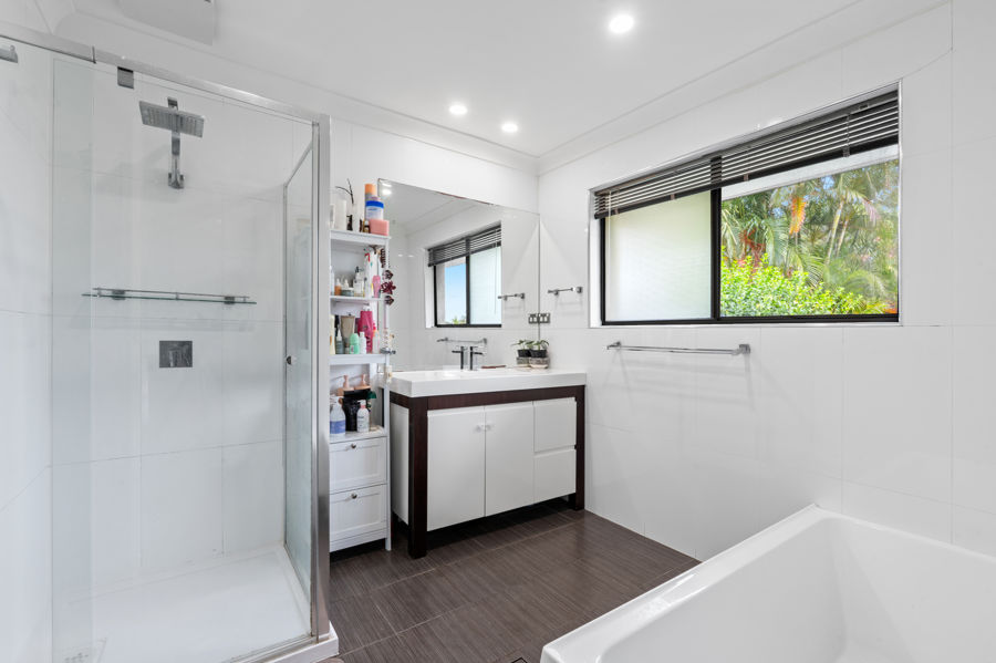 159 ALEXANDER DRIVE, Highland Park QLD 4211 - Image 5