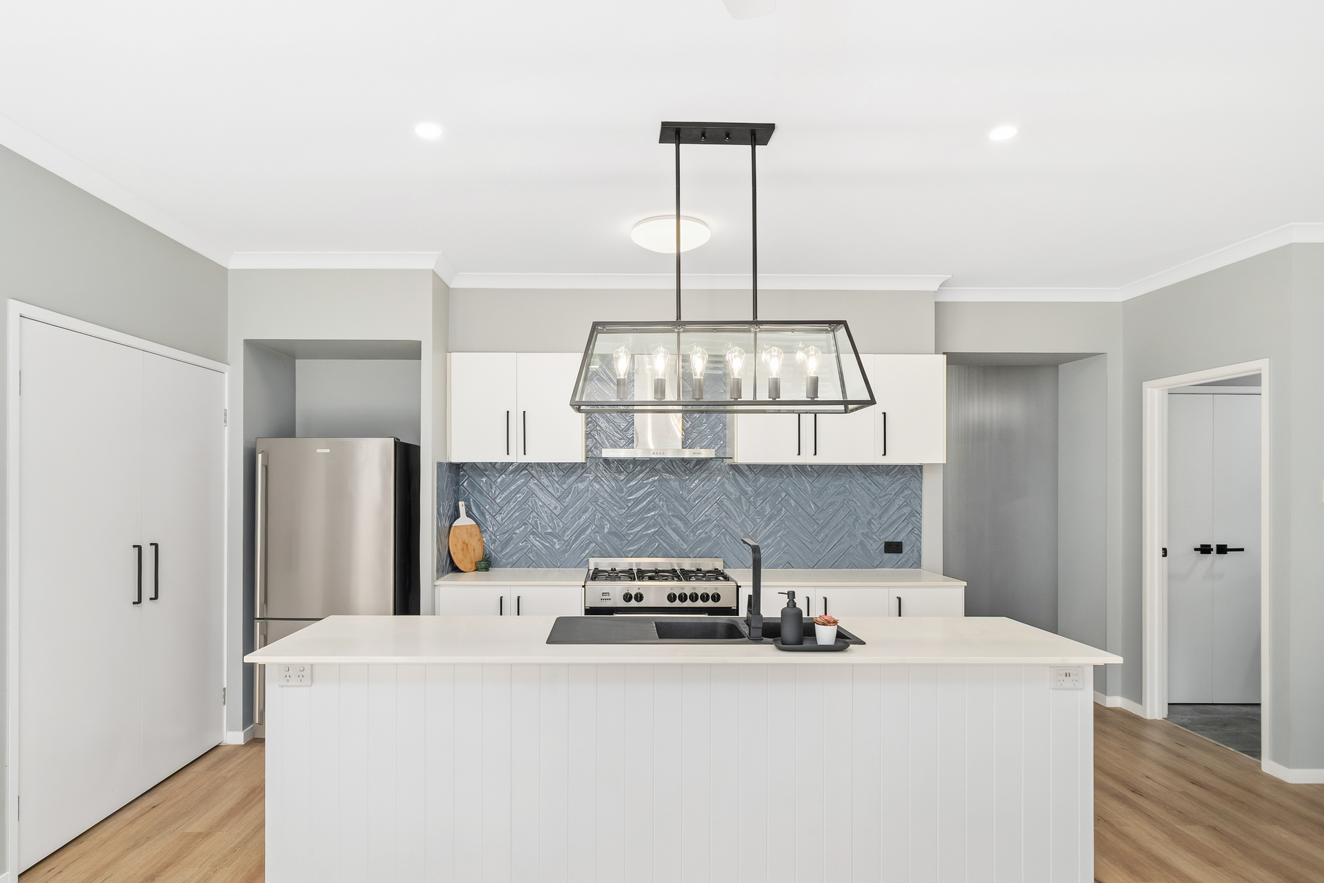 6 LANGHAM CRESCENT, North Lakes QLD 4509 - Image 5