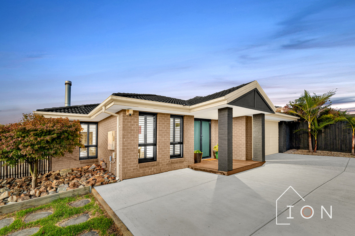 2 FERNDOWN DRIVE, Cranbourne VIC 3977 - Image 3
