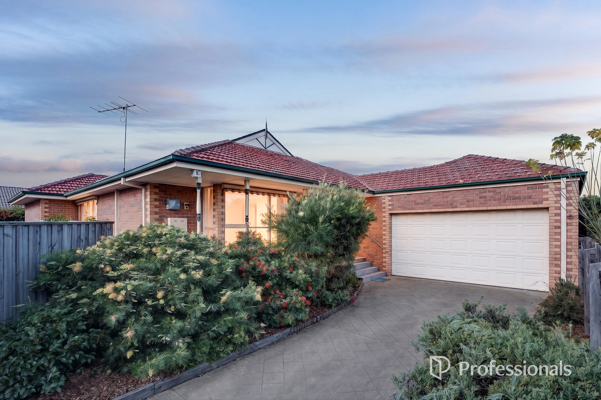 2 22 MARSHAM ROAD, MOUNT WAVERLEY VIC 3149 - Image 1