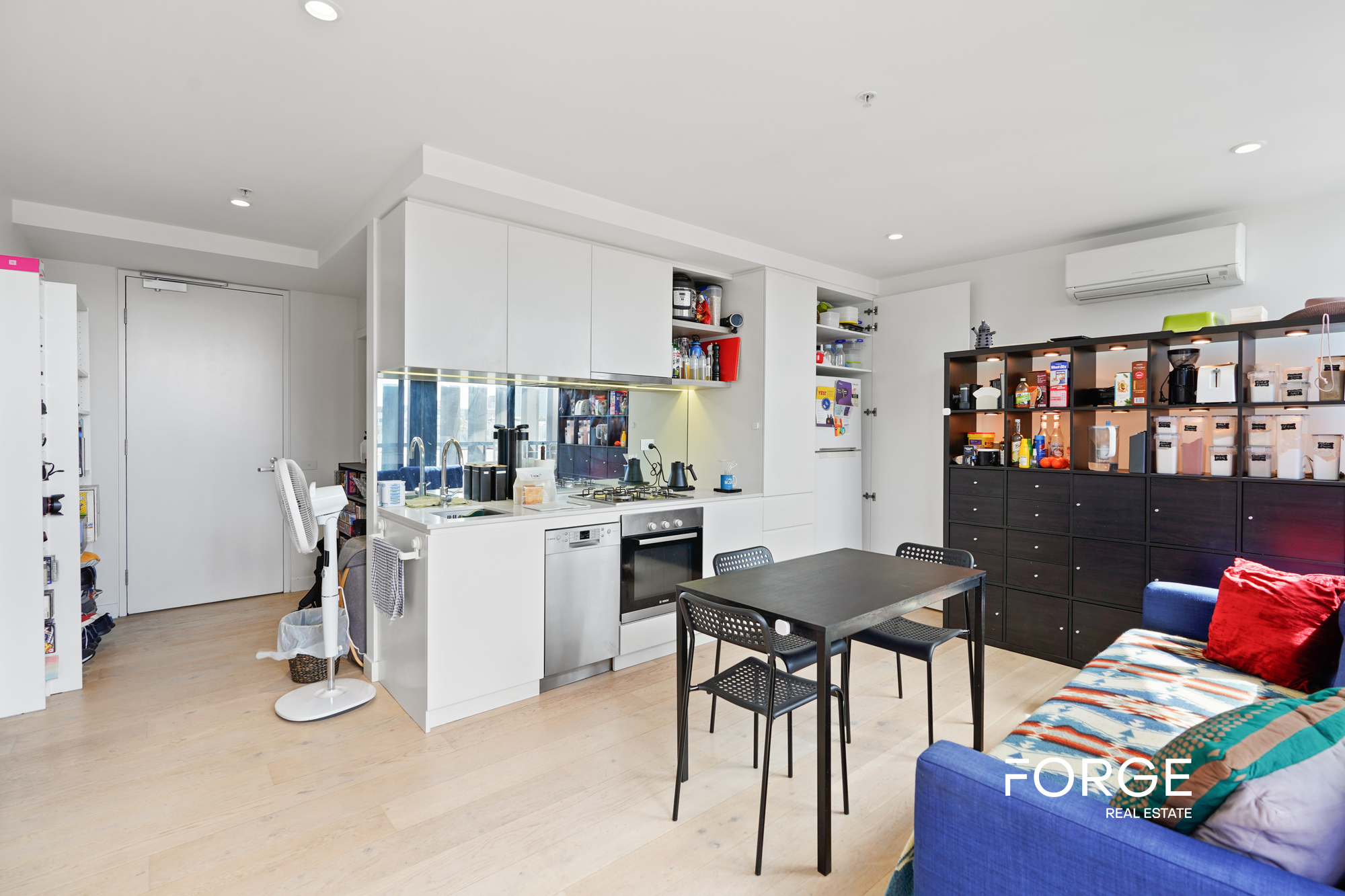 604/130 Dudley Street, West Melbourne, Vic, 3003 - Image 3