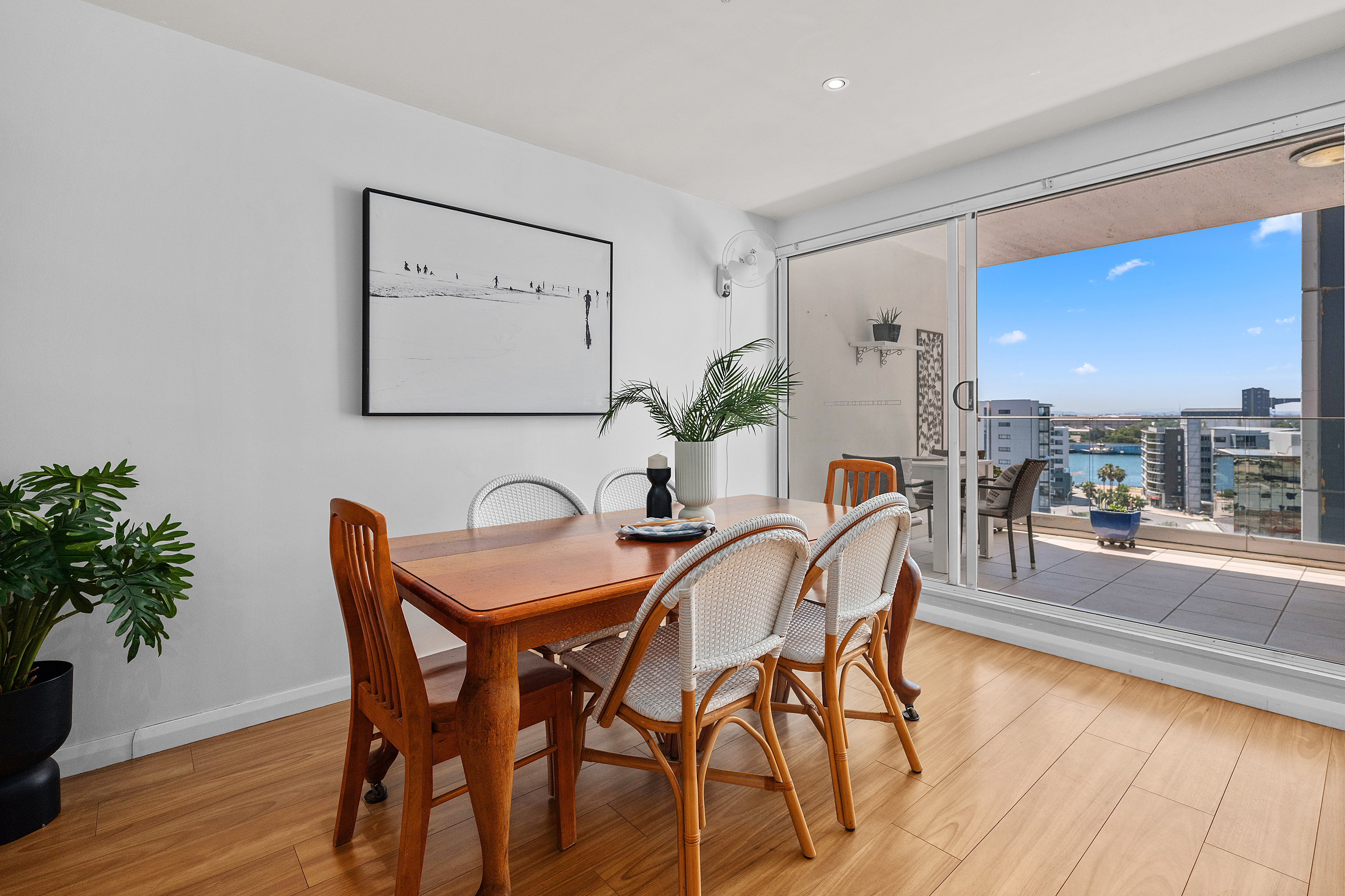 1004/489 Hunter Street, Newcastle, NSW 2300 - Image 3