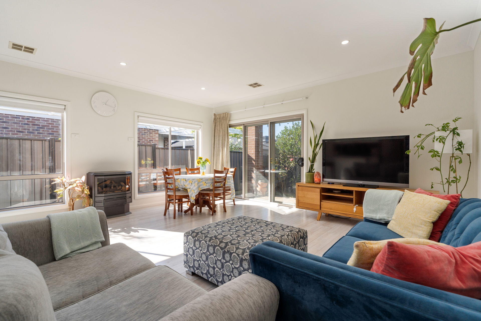 31 LOUDON CIRCUIT, Craigieburn VIC 3064 - Image 3