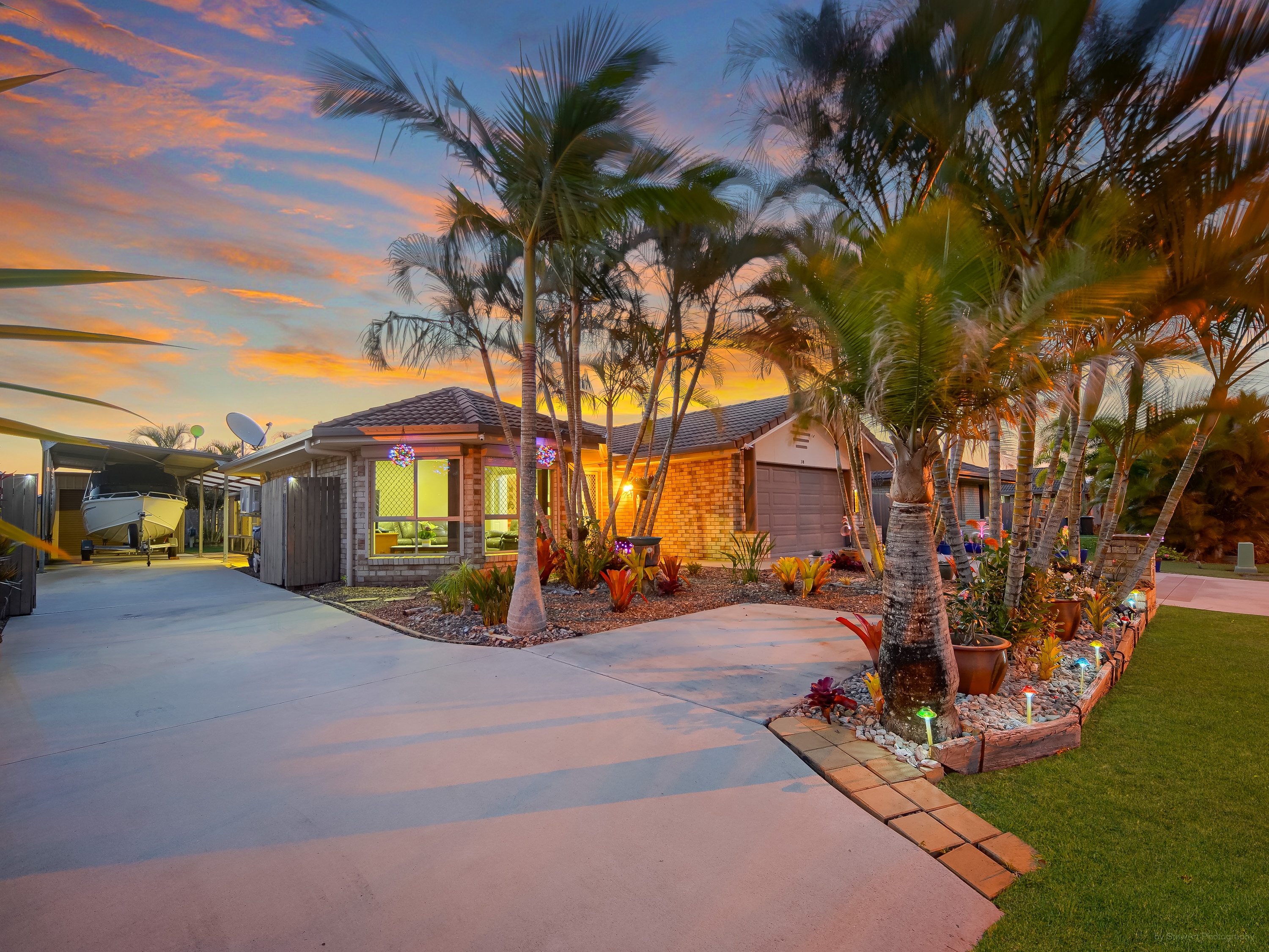 38 Emerald Park Way, Urangan, Qld, 4655 - Image 2