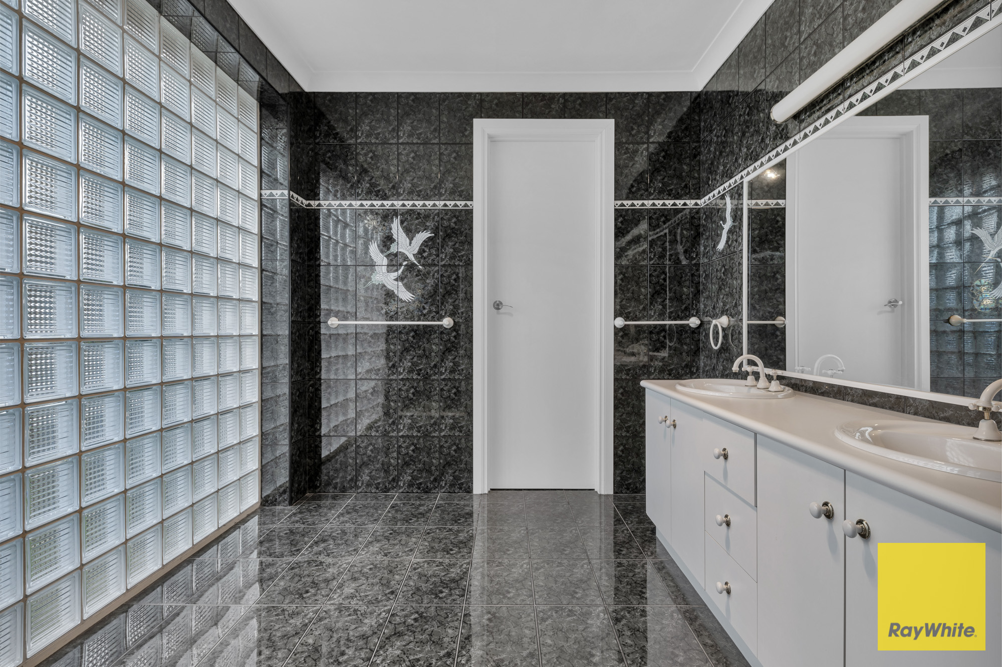 7-bedroom house at 18 BINDOWAN DRIVE, Hoppers Crossing VIC 3029, Wyndham, Victoria