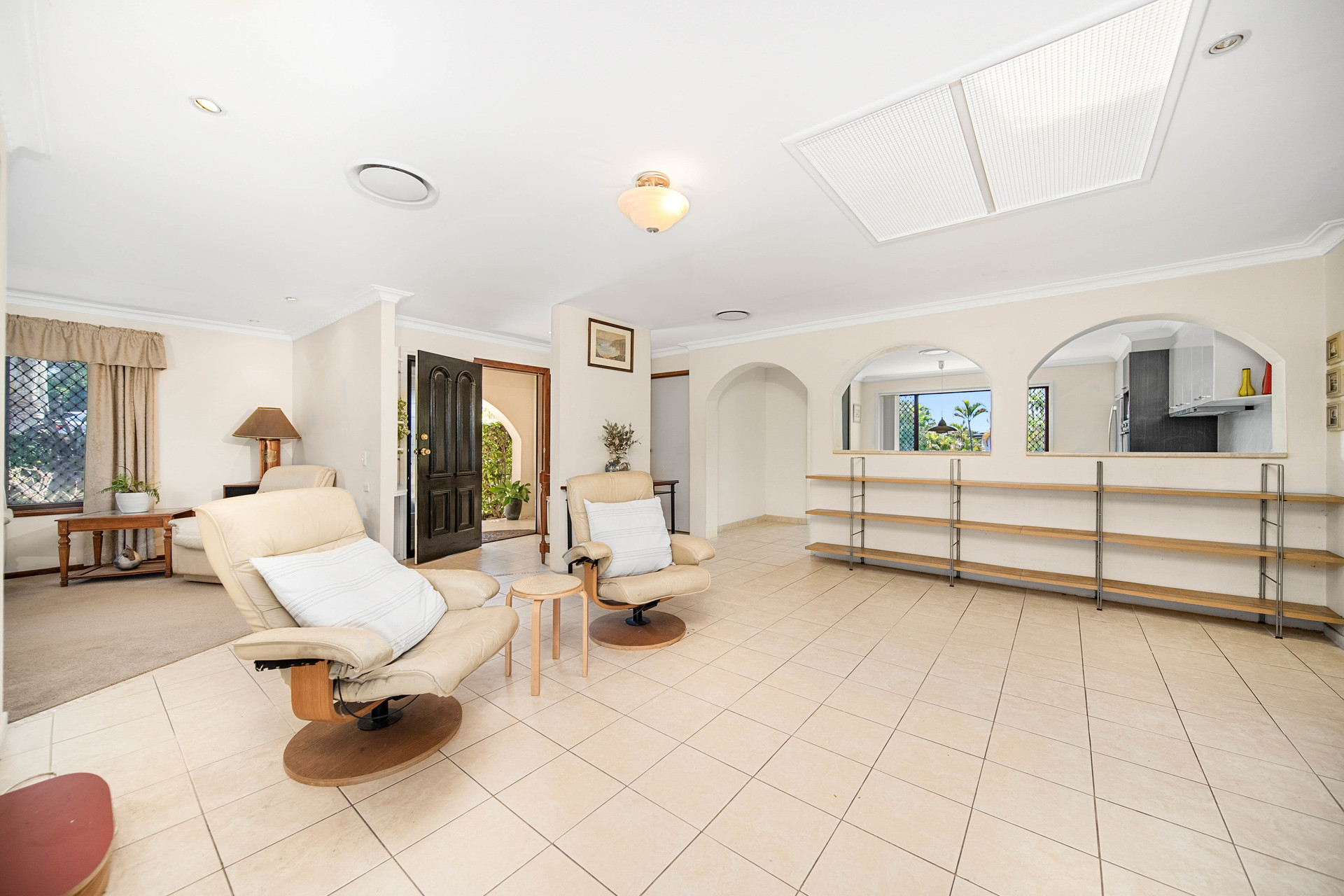 11 Bridle Street, Mansfield, QLD 4122 - Image 1