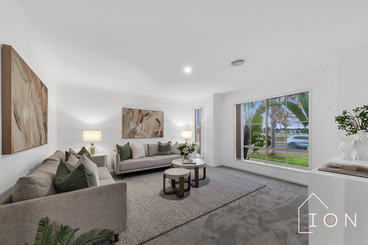 17 BRADFORD DRIVE, Cranbourne East VIC 3977 - Image 4