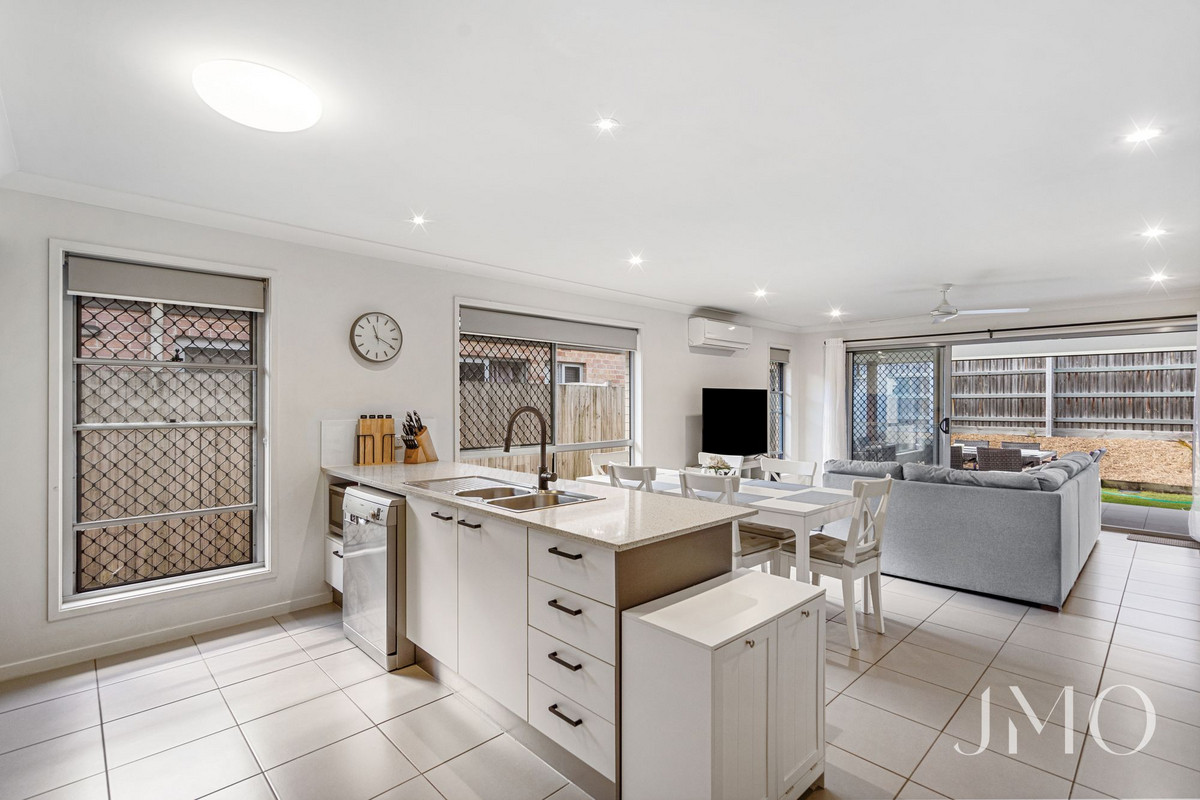 127 BROOKSIDE CIRCUIT, Ormeau QLD 4208 - Image 3