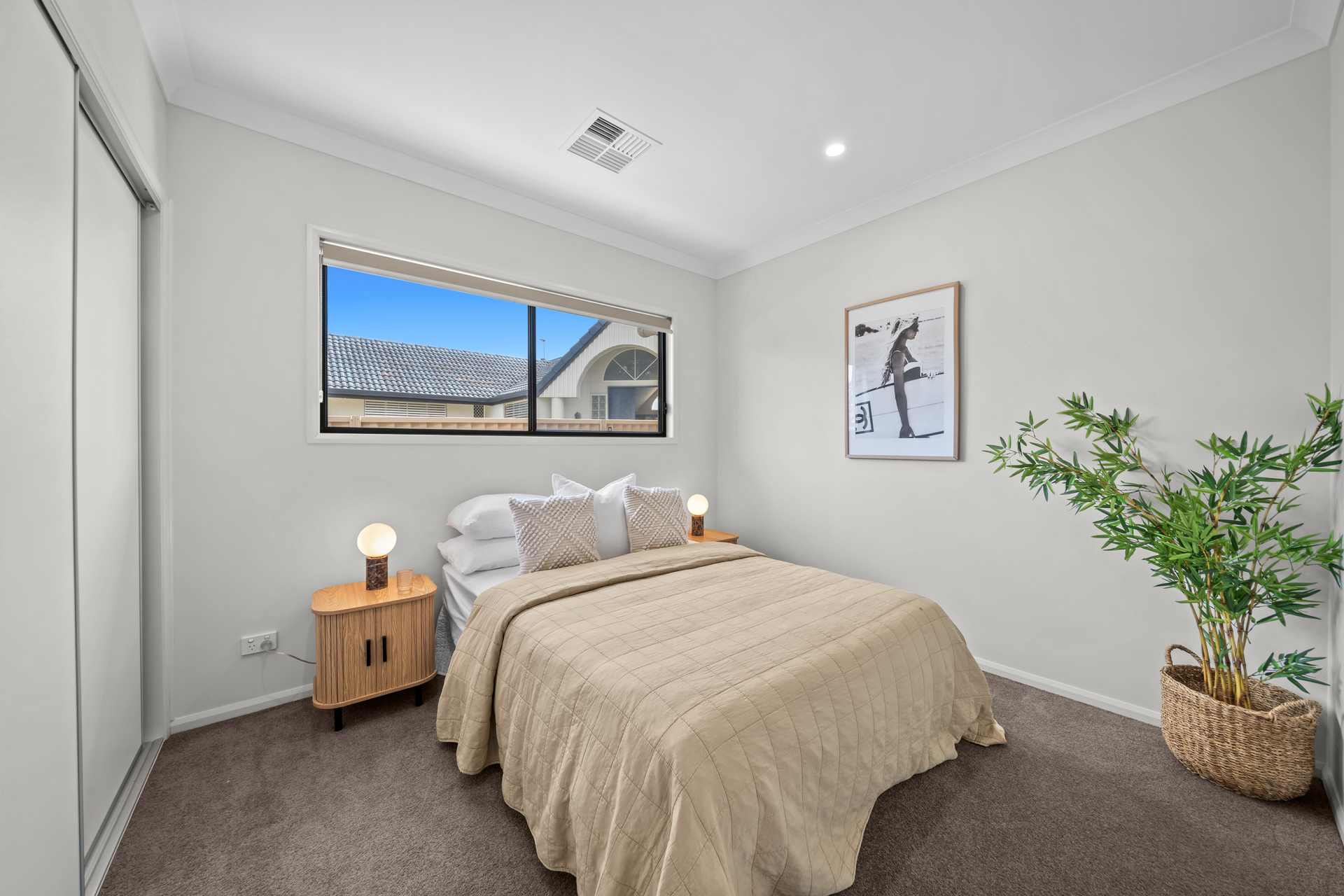 4-bedroom house at 162 Sunshine Boulevard, Mermaid Waters, QLD 4218, Gold Coast, Queensland