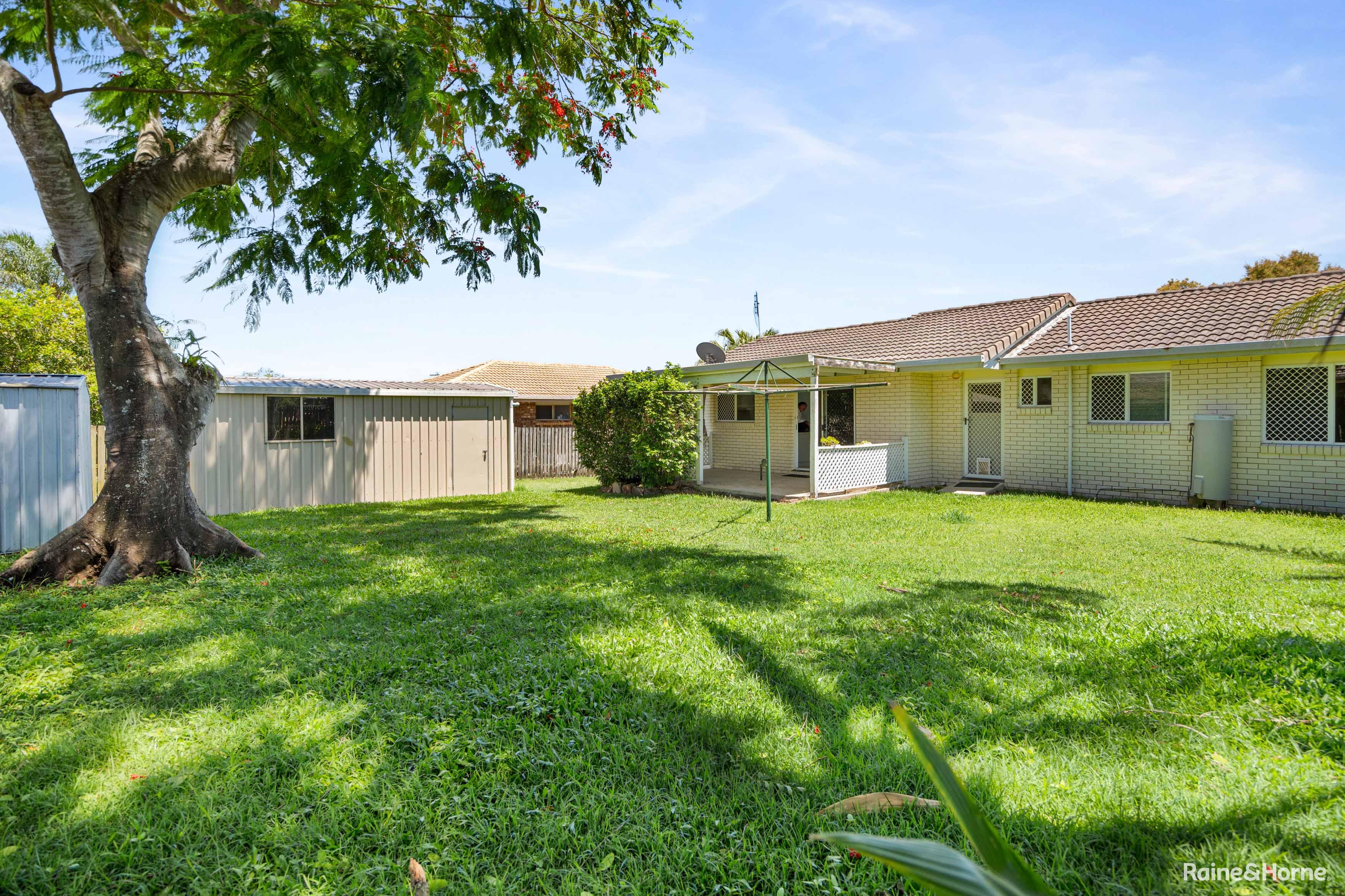 152 HAMMOND STREET, Urangan QLD 4655 - Image 3