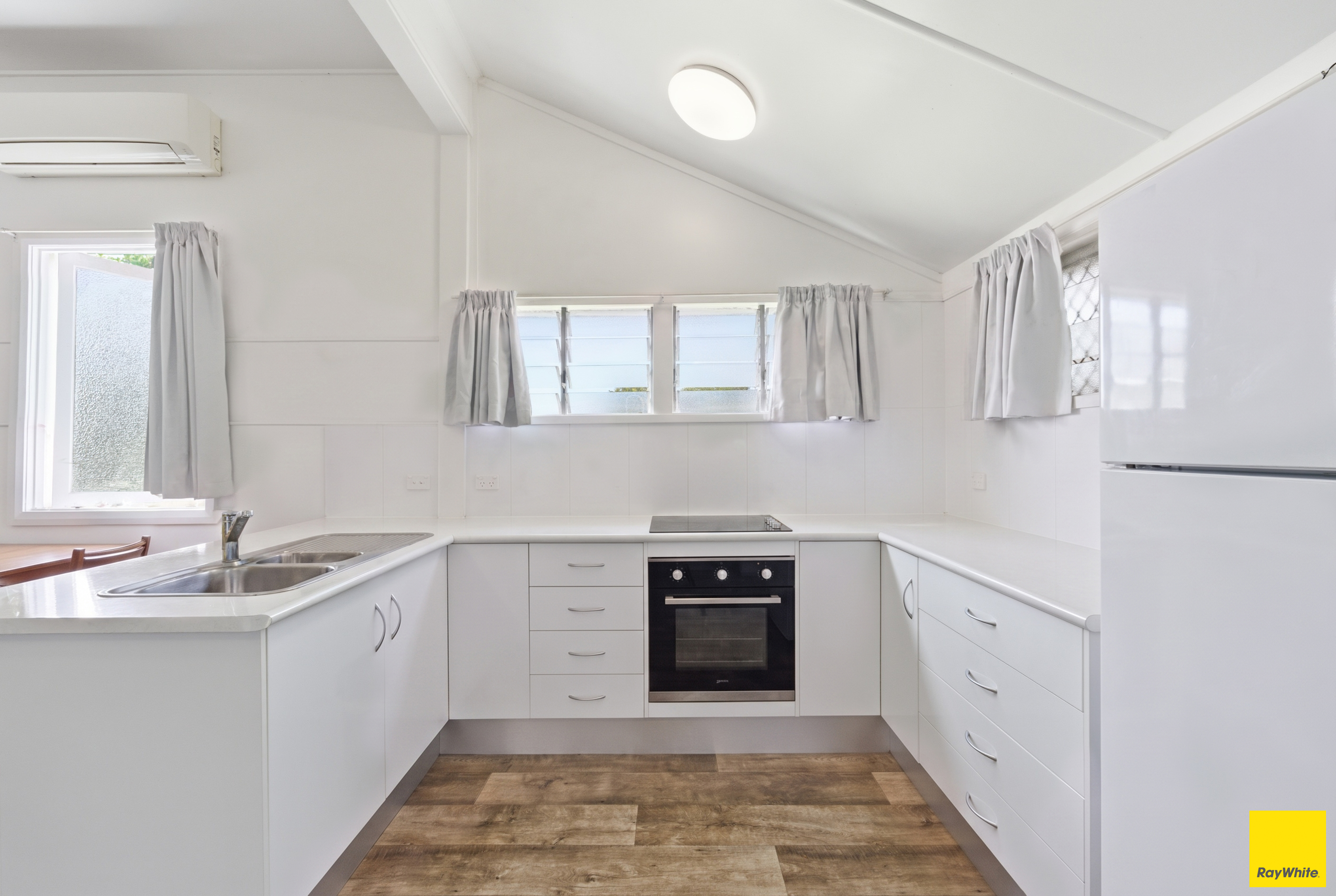 5-bedroom house at 49 Charles Street, Parramatta Park QLD 4870, Cairns, Queensland