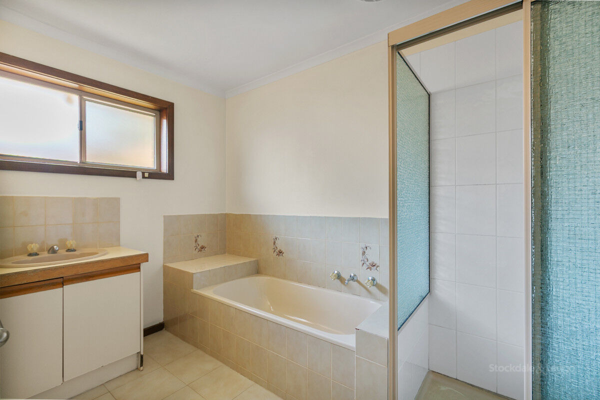 30 70 GREENHILLS ROAD, BUNDOORA VIC 3083 - Image 9