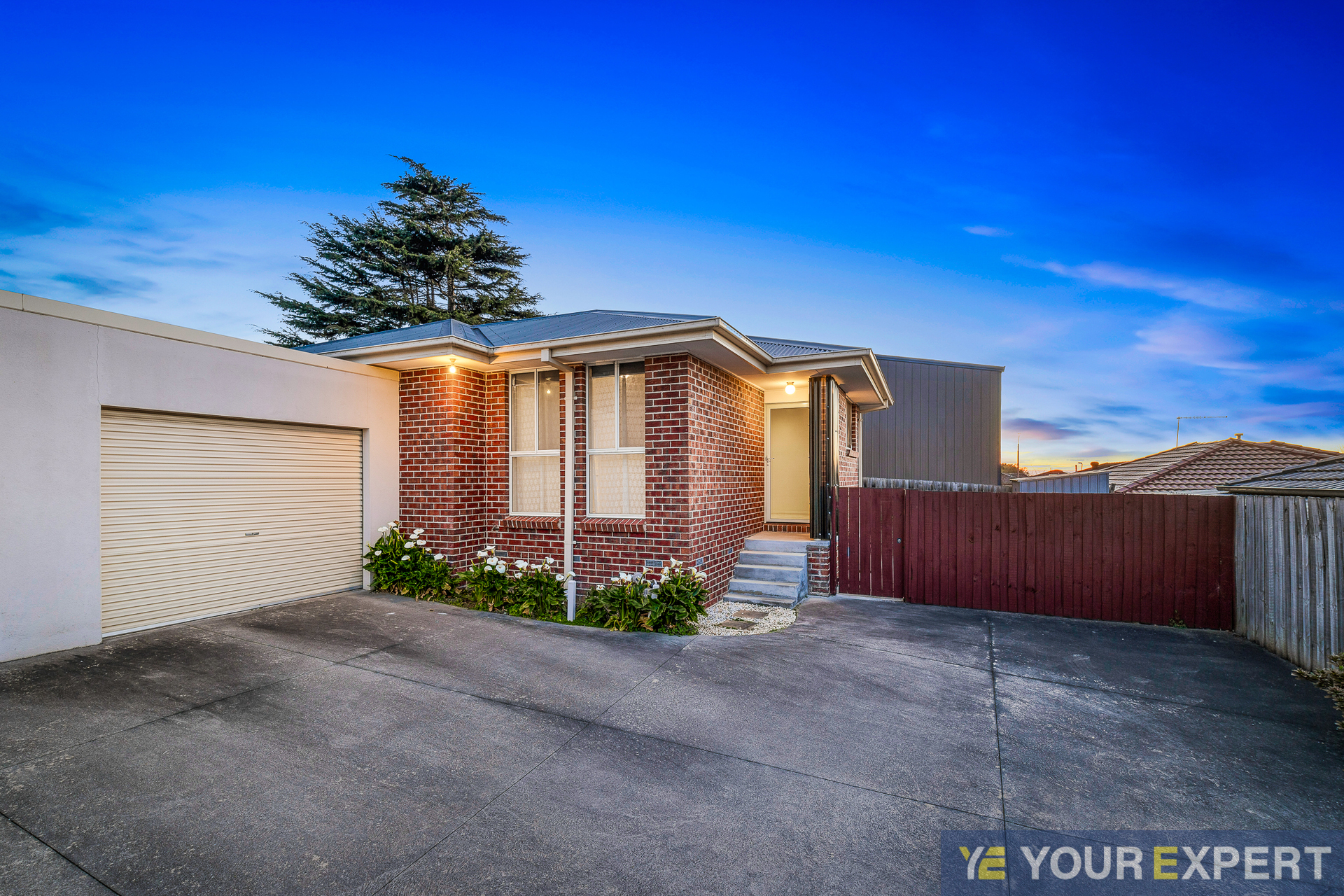 2-bedroom unit at 11 Lachlan Drive, Endeavour Hills, VIC 3802, Casey, Victoria