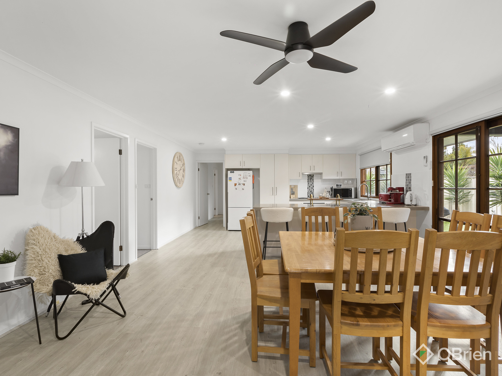 1/25 Carrington Street, Sydenham, VIC 3037 - Image 2