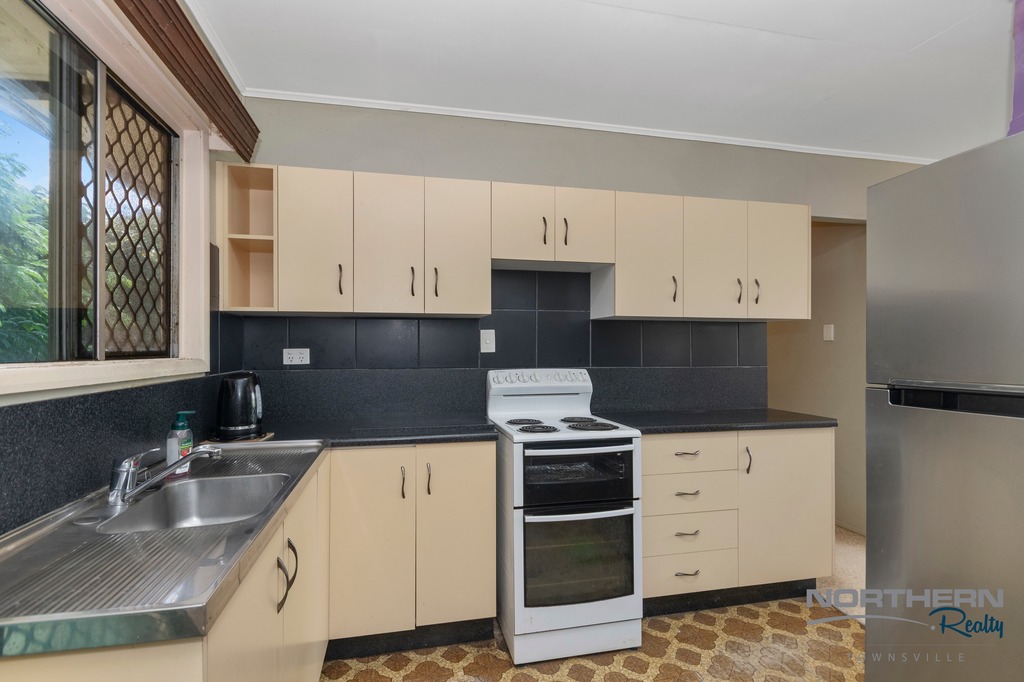 325 CHARLES STREET, Heatley QLD 4814 - Image 4