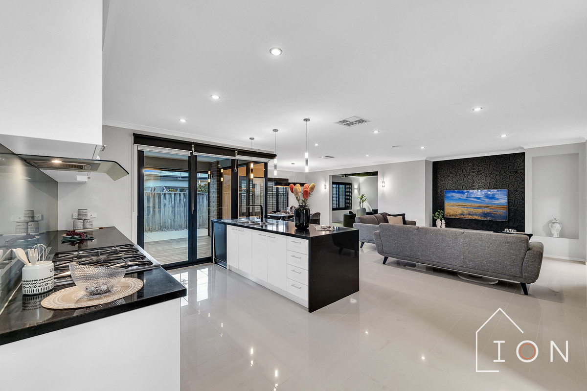 4 HONEYBARK CRESCENT, Lyndhurst VIC 3975 - Image 5