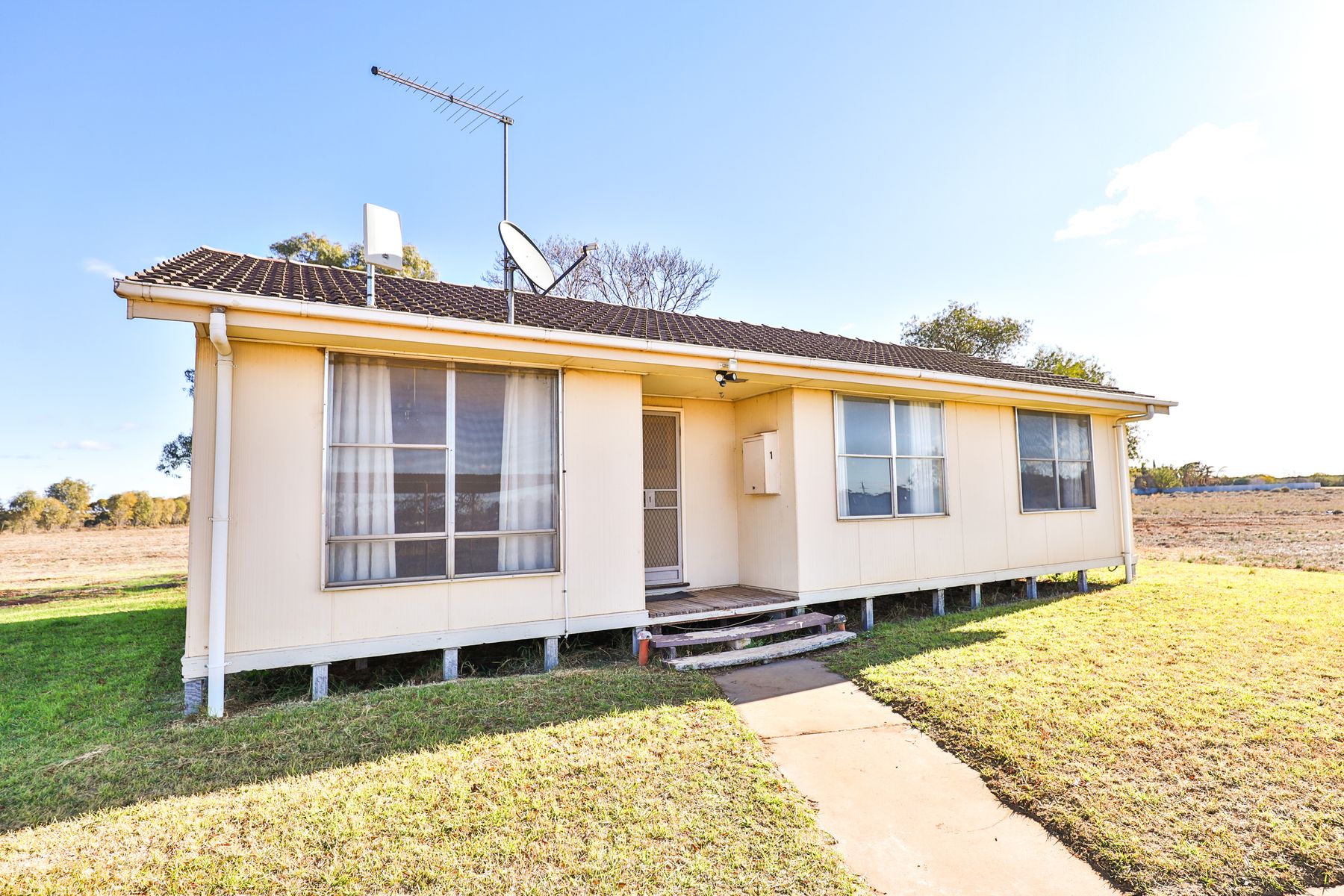 3-bedroom house at 341 Twenty Third Street, Koorlong, VIC 3501, Mildura, Victoria