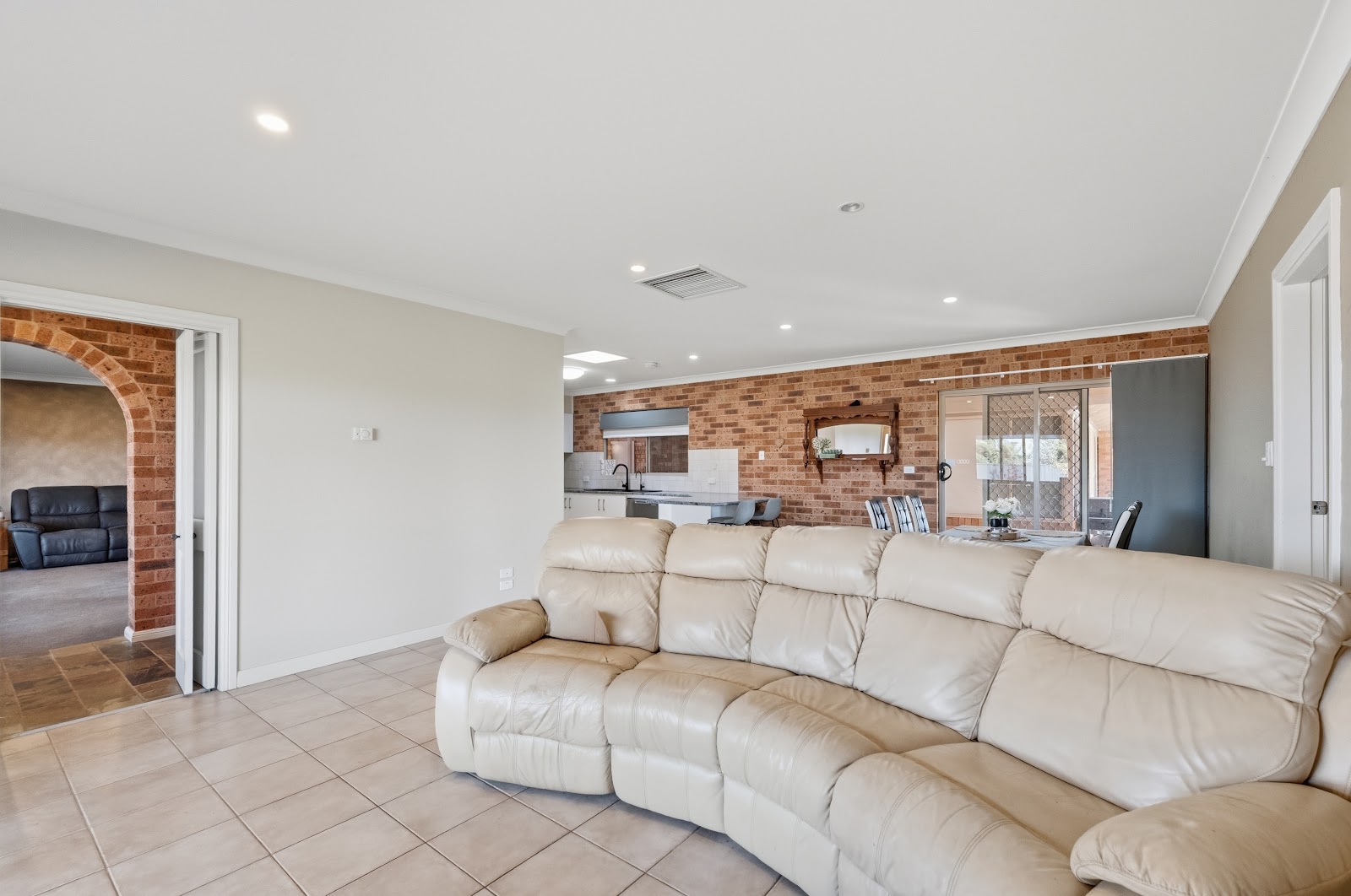 5-bedroom house at 75 Mcclure Road, Yenda, NSW 2681, Griffith, New South Wales