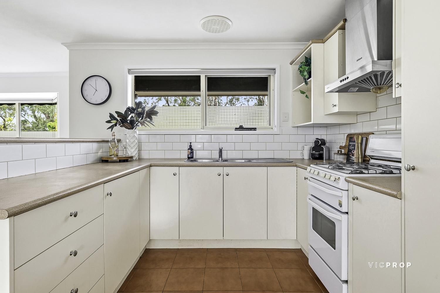 2-bedroom house at 8 Robern Parade, Viewbank, VIC 3084, Banyule, Victoria