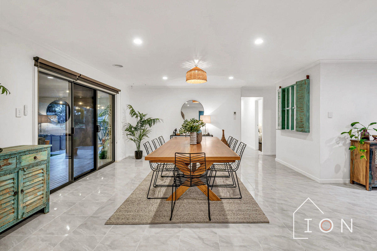 2 FERNDOWN DRIVE, Cranbourne VIC 3977 - Image 5