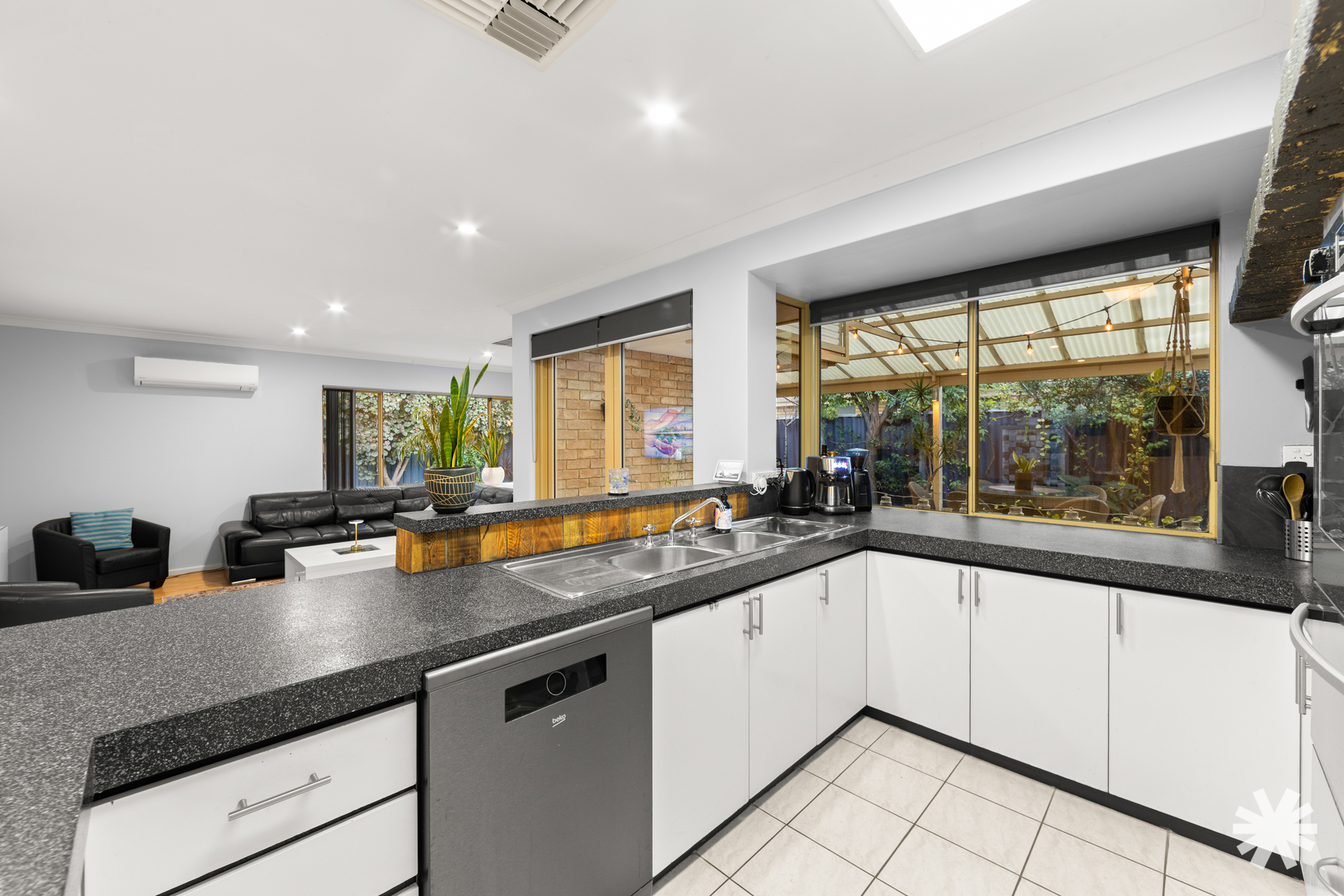 14 CALLEEN COURT, Wilson WA 6107 - Image 9