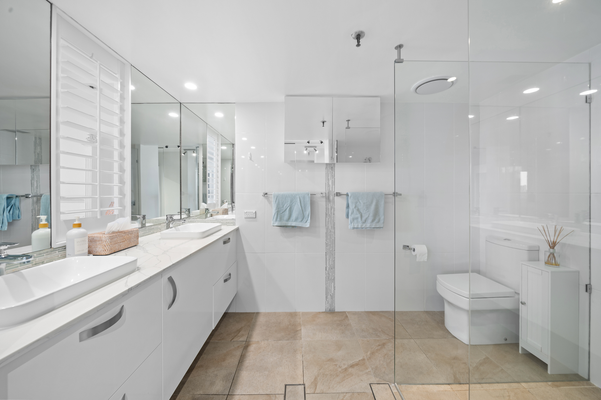 3-bedroom unit at 16 20 Old Burleigh Road, Surfers Paradise QLD 4217, Gold Coast, Queensland