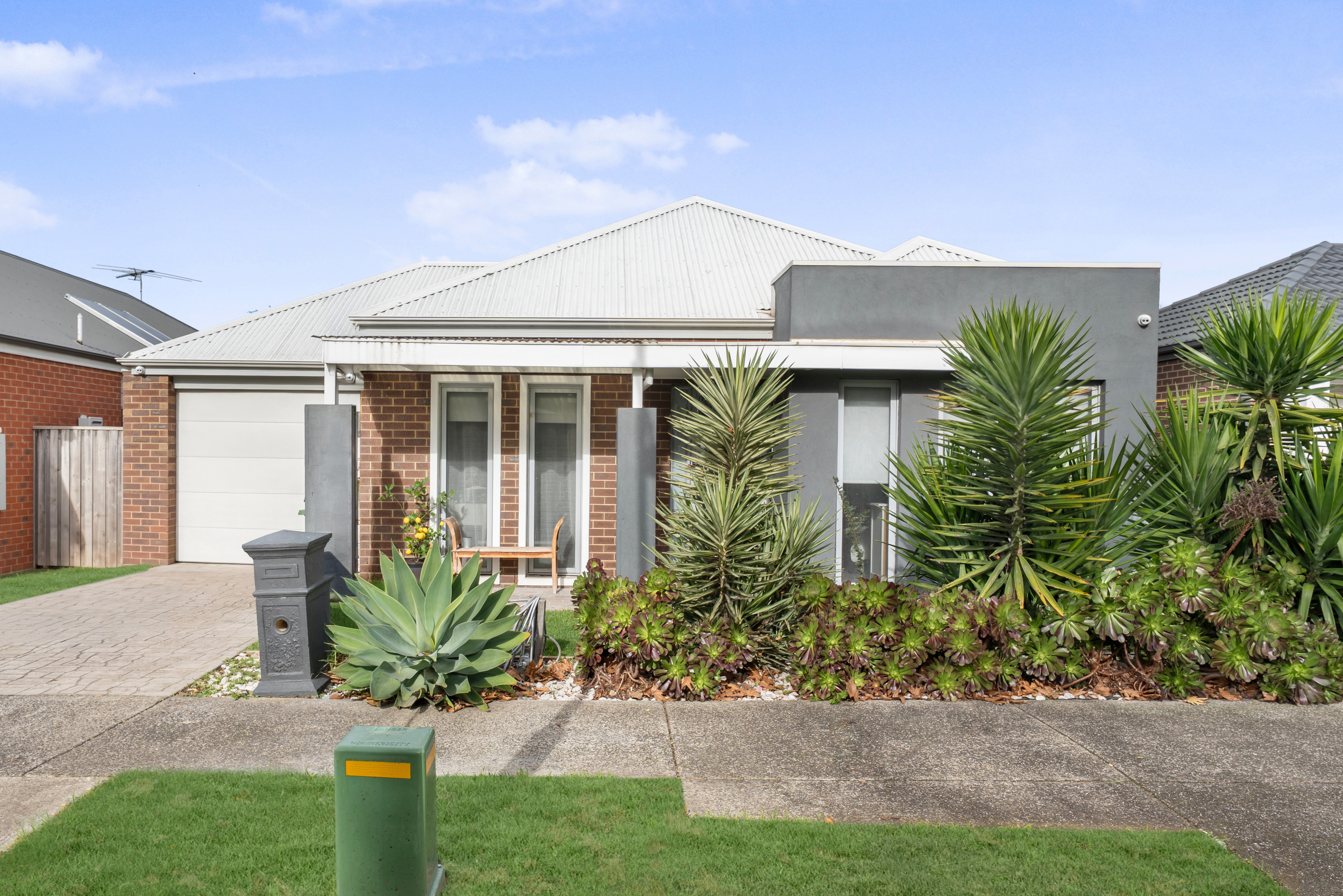 23 ROYAL TERRACE, Craigieburn VIC 3064 - Image 2