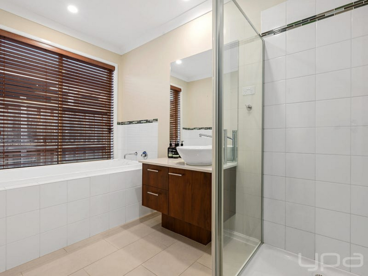 30 Moonah Avenue, Brookfield, VIC 3338 - Image 8