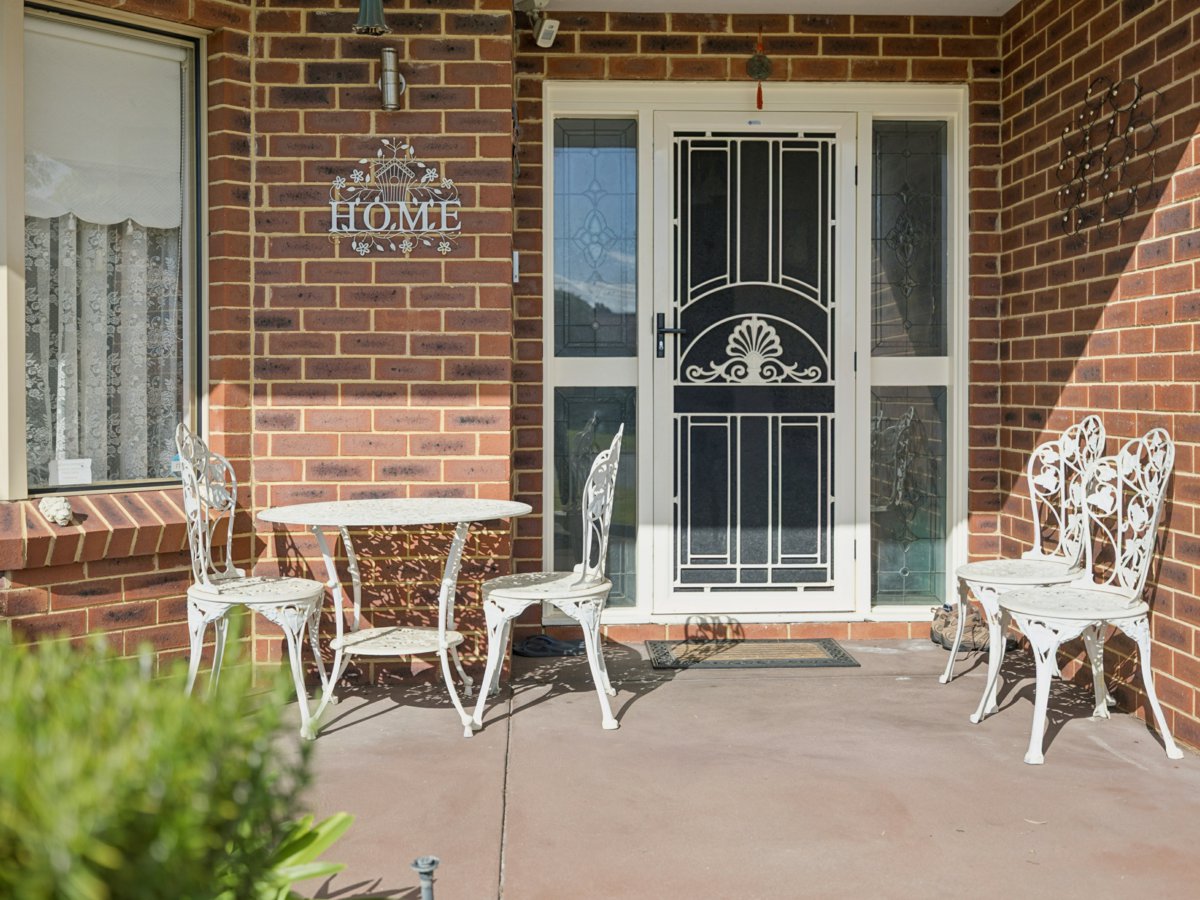 8 VENTURER COURT, Thornlie WA 6108 - Image 3