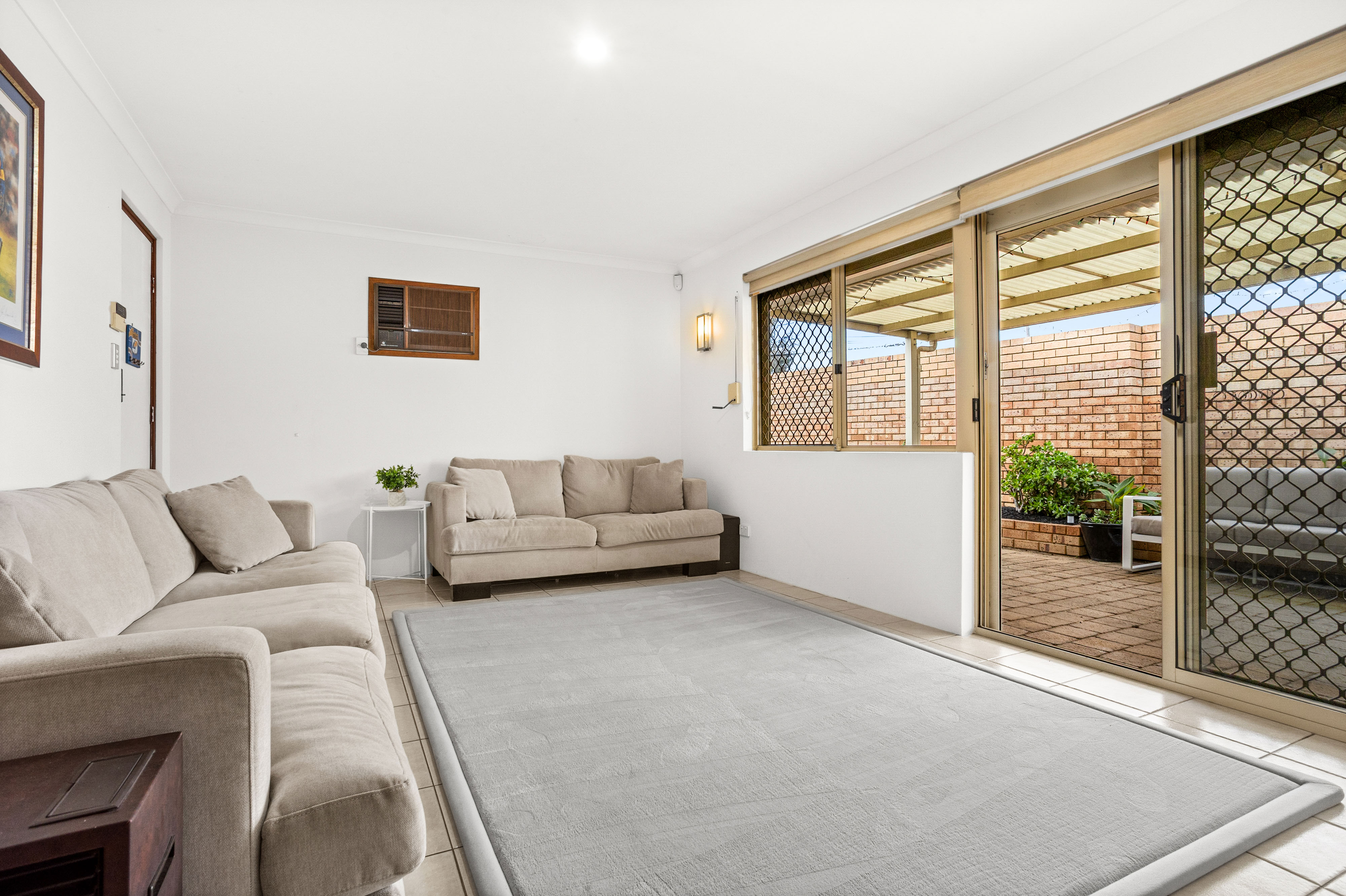 9 6 Lester Drive, Thornlie WA 6108 - Image 3