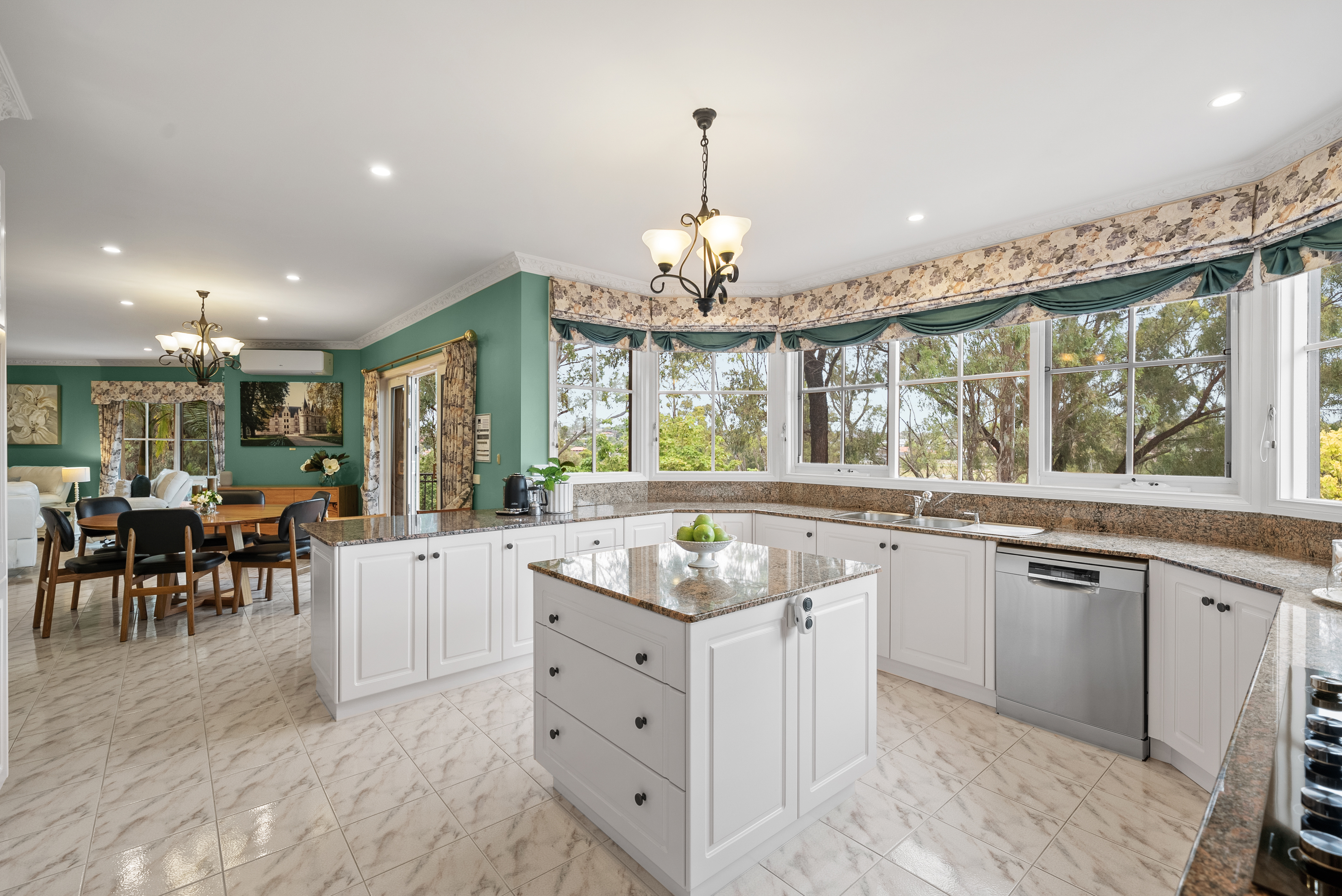 10 Van Haaster Court, Rowville, VIC 3178 - Image 4