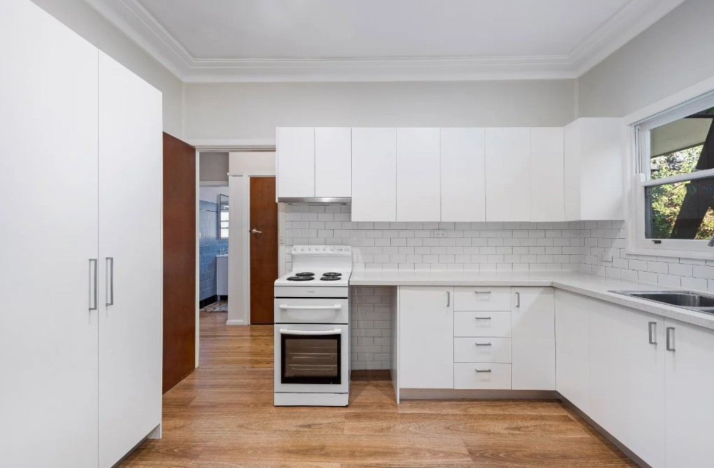 31 Queens Road, Connells Point, NSW 2221 - Image 4