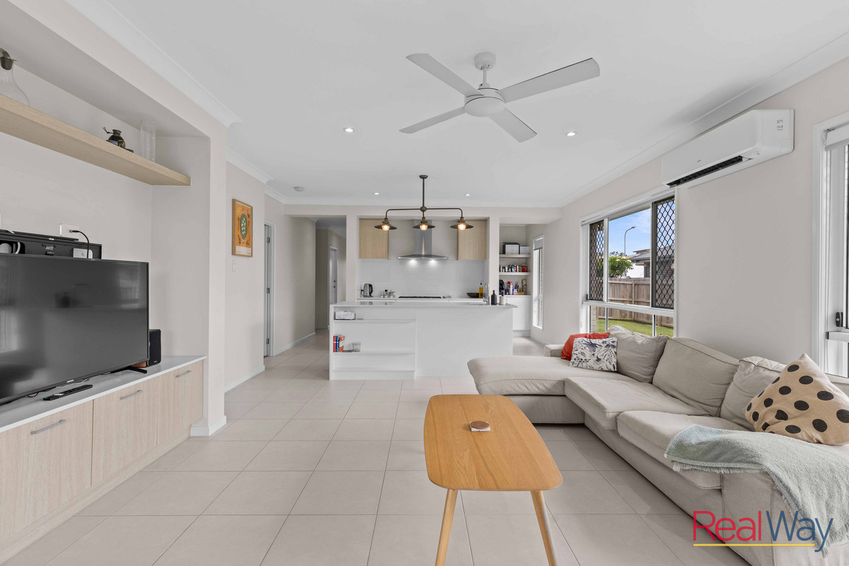 16 WAUGH STREET, Urangan QLD 4655 - Image 7