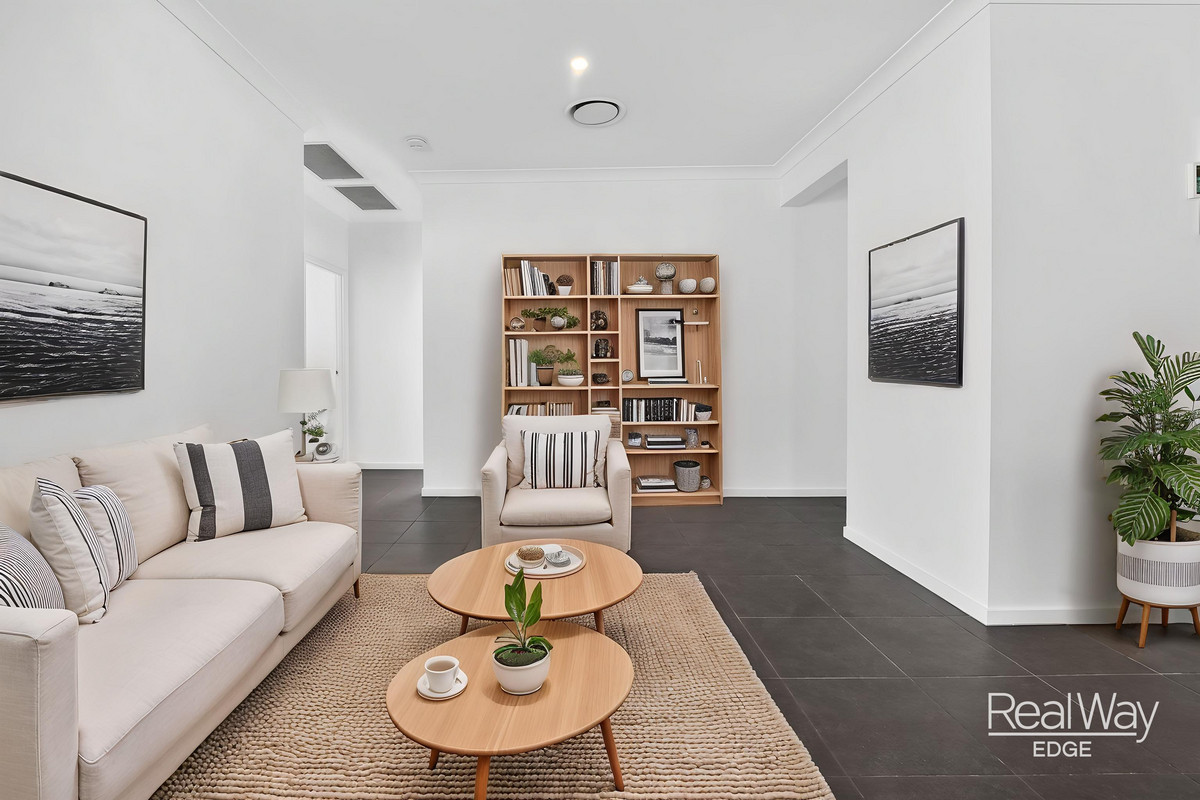 34 KINCRAIG CIRCUIT, Spring Mountain QLD 4300 - Image 4