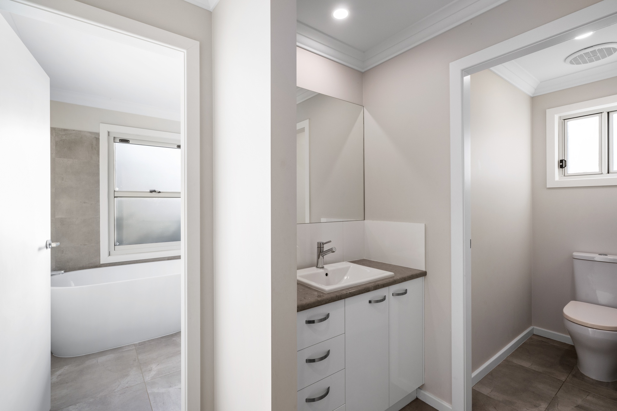 5-bedroom house at 696 FORREST HILL AVENUE, Albury NSW 2640, Albury, New South Wales