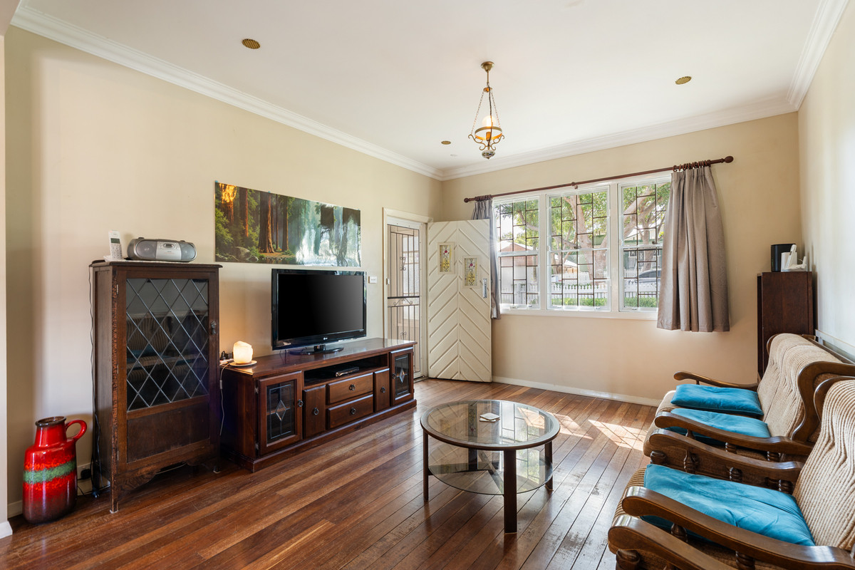 12 COLLINS STREET, Mount Lofty QLD 4350 - Image 4