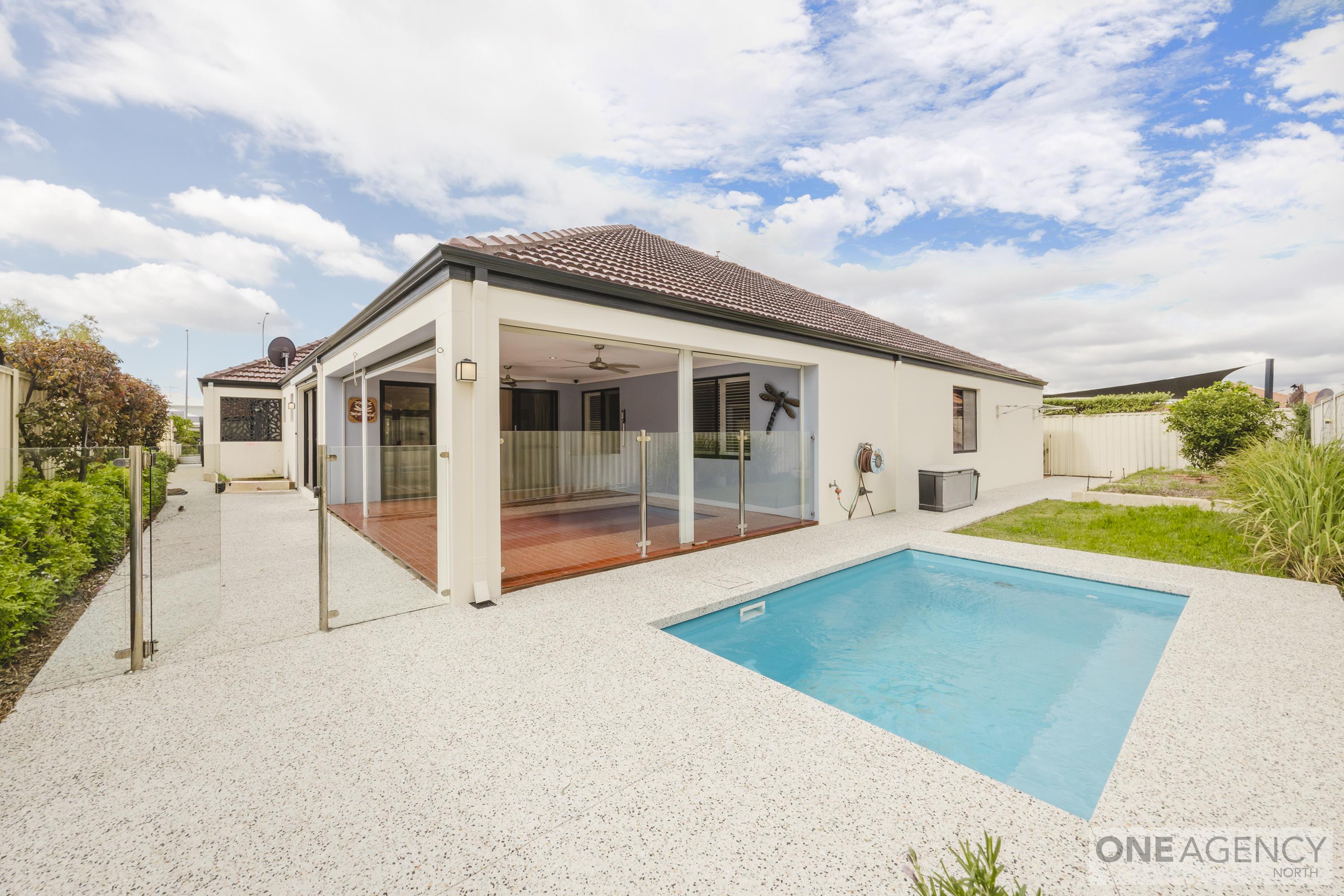 20 BRAMLEY LOOP, Madeley WA 6065 - Image 2