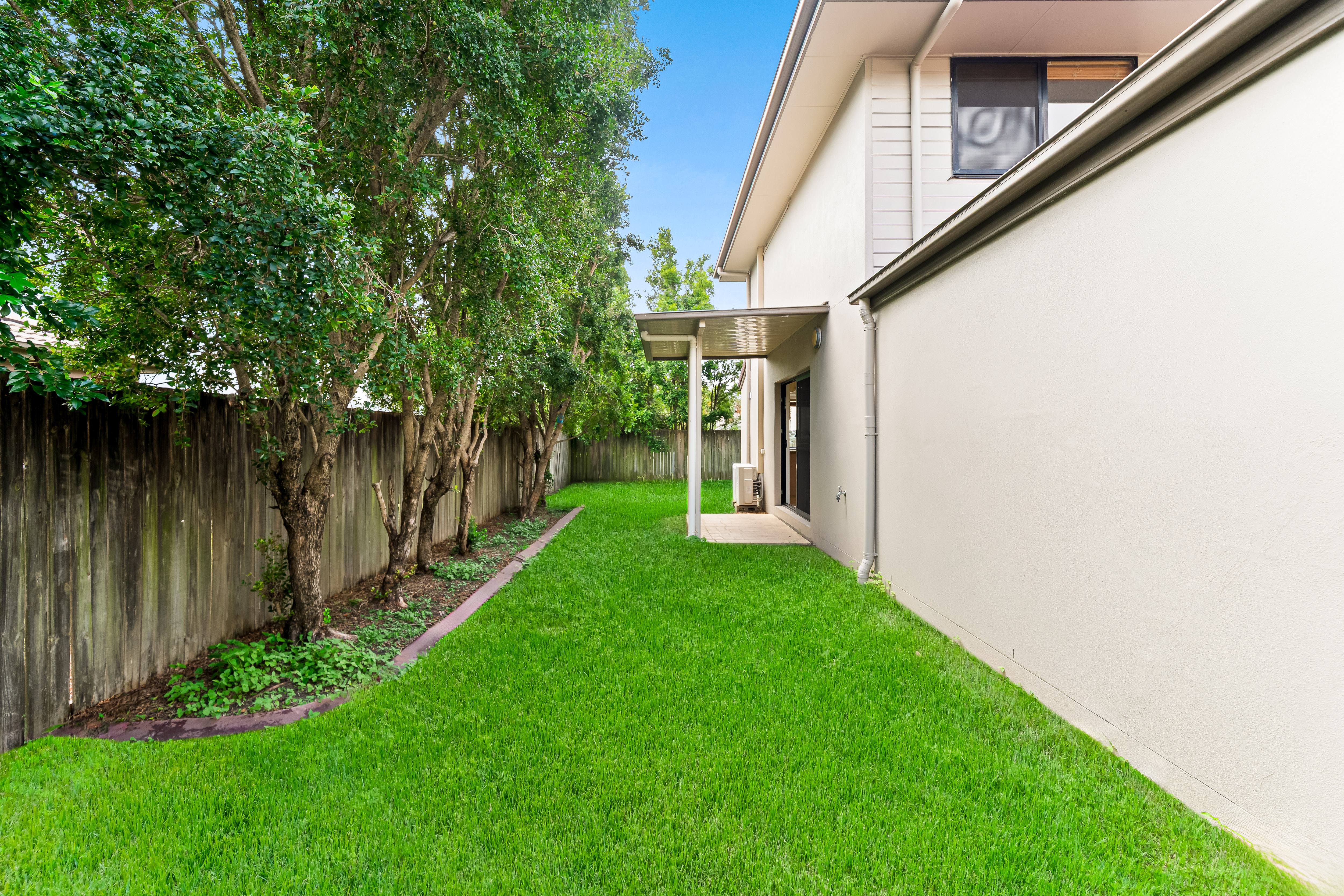 5-bedroom house at 129 Didbrook Street, Robertson, QLD 4109, Brisbane, Queensland