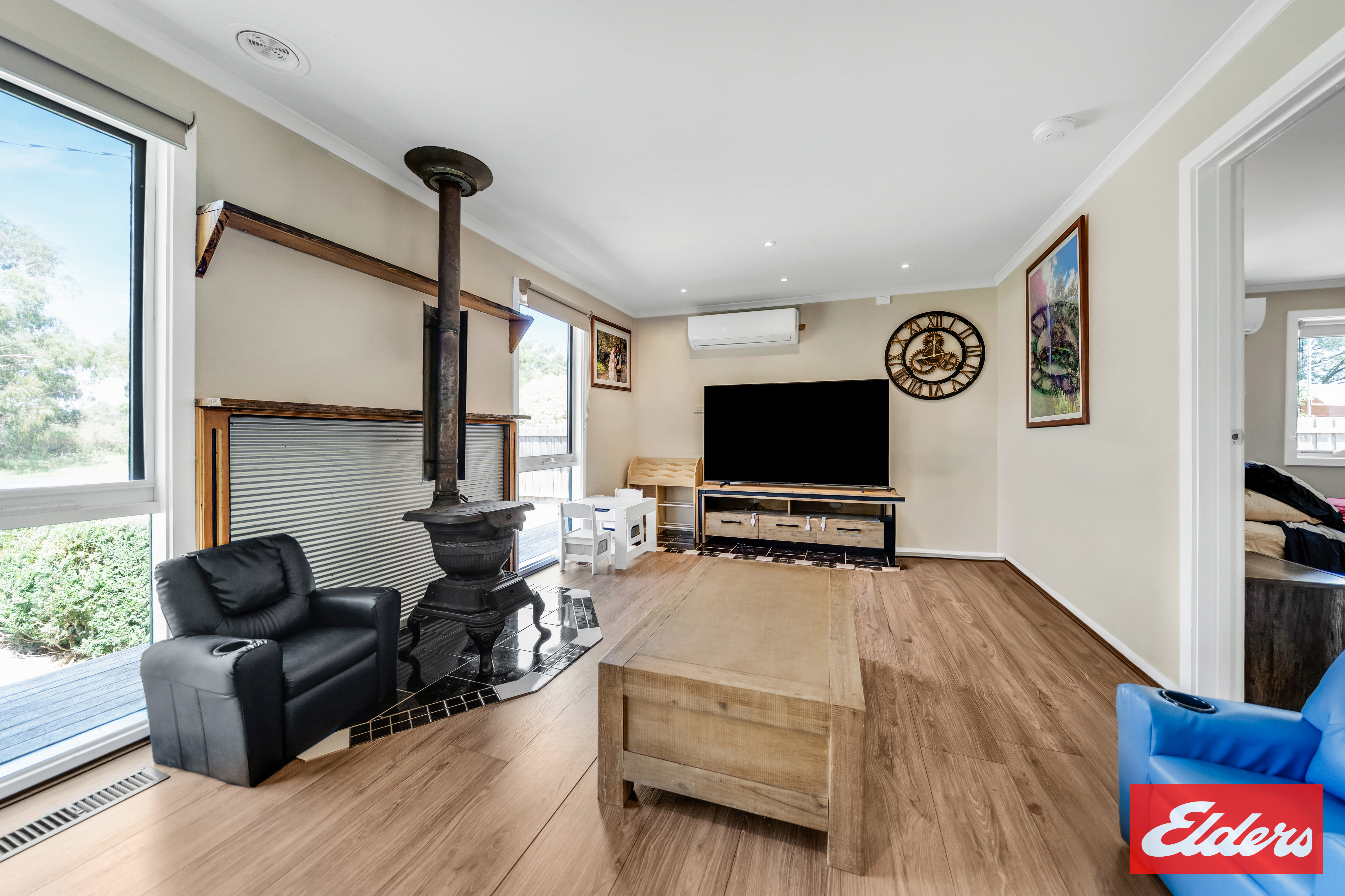 42 RAILWAY AVENUE, Bunyip VIC 3815 - Image 8