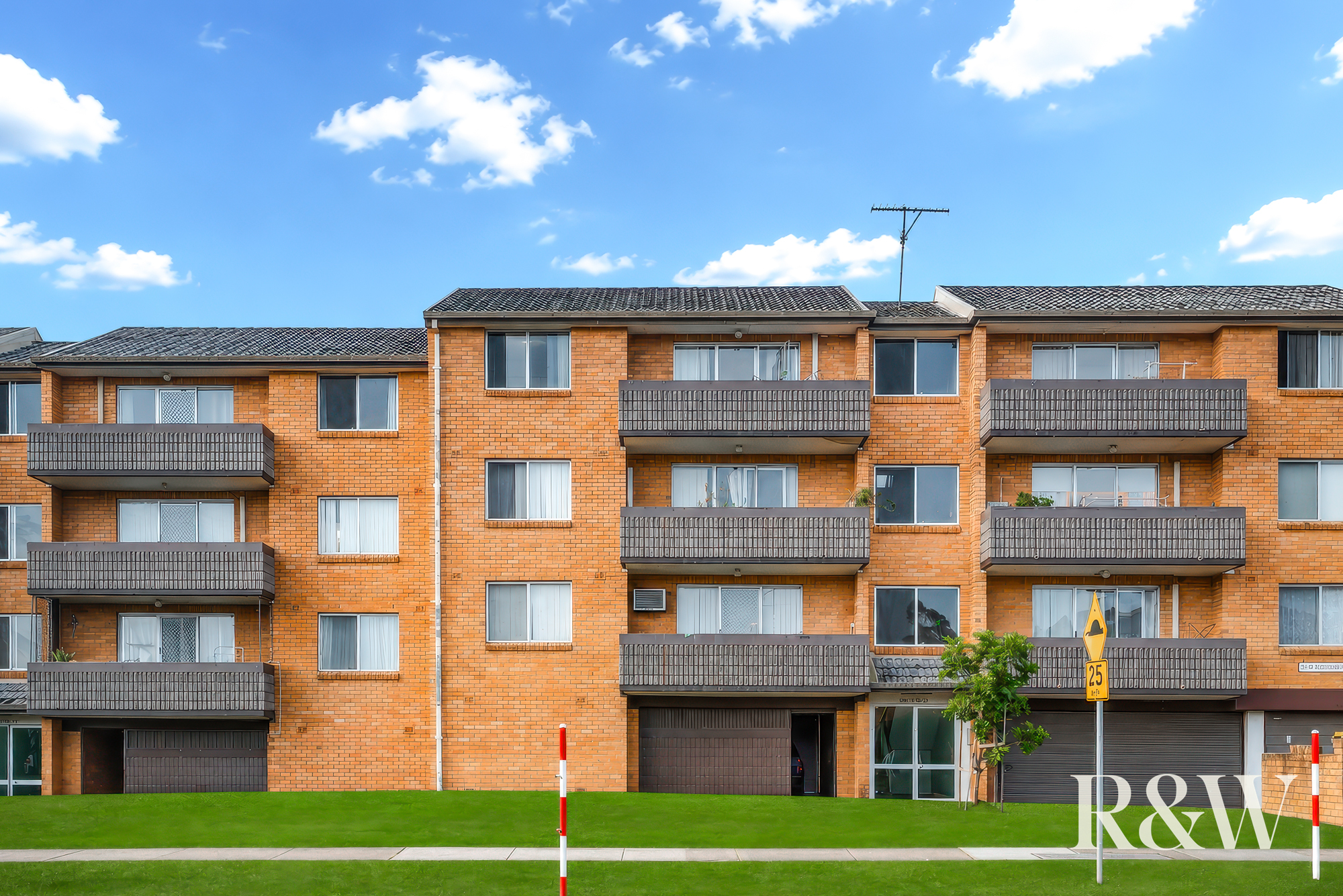 18/37-43 Saddington Street, St Marys, NSW 2760 - Image 1