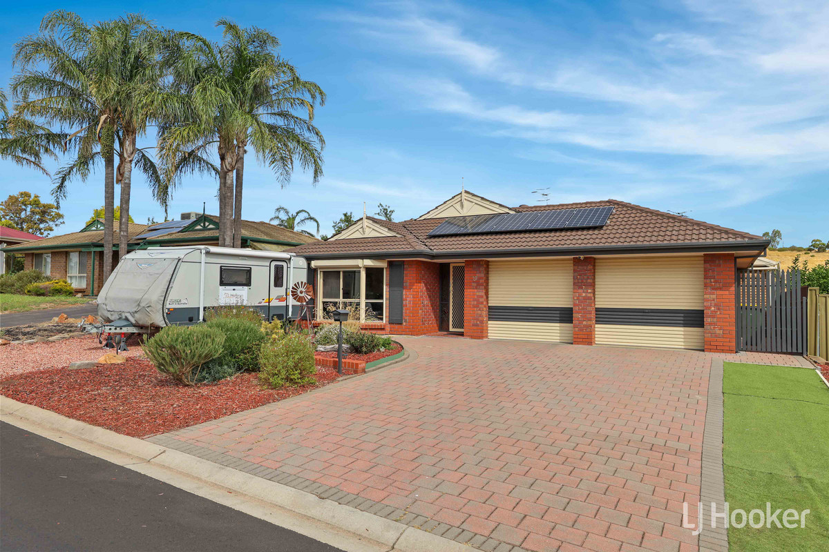 10 Lachlan Drive, Craigmore, SA 5114 - Image 3