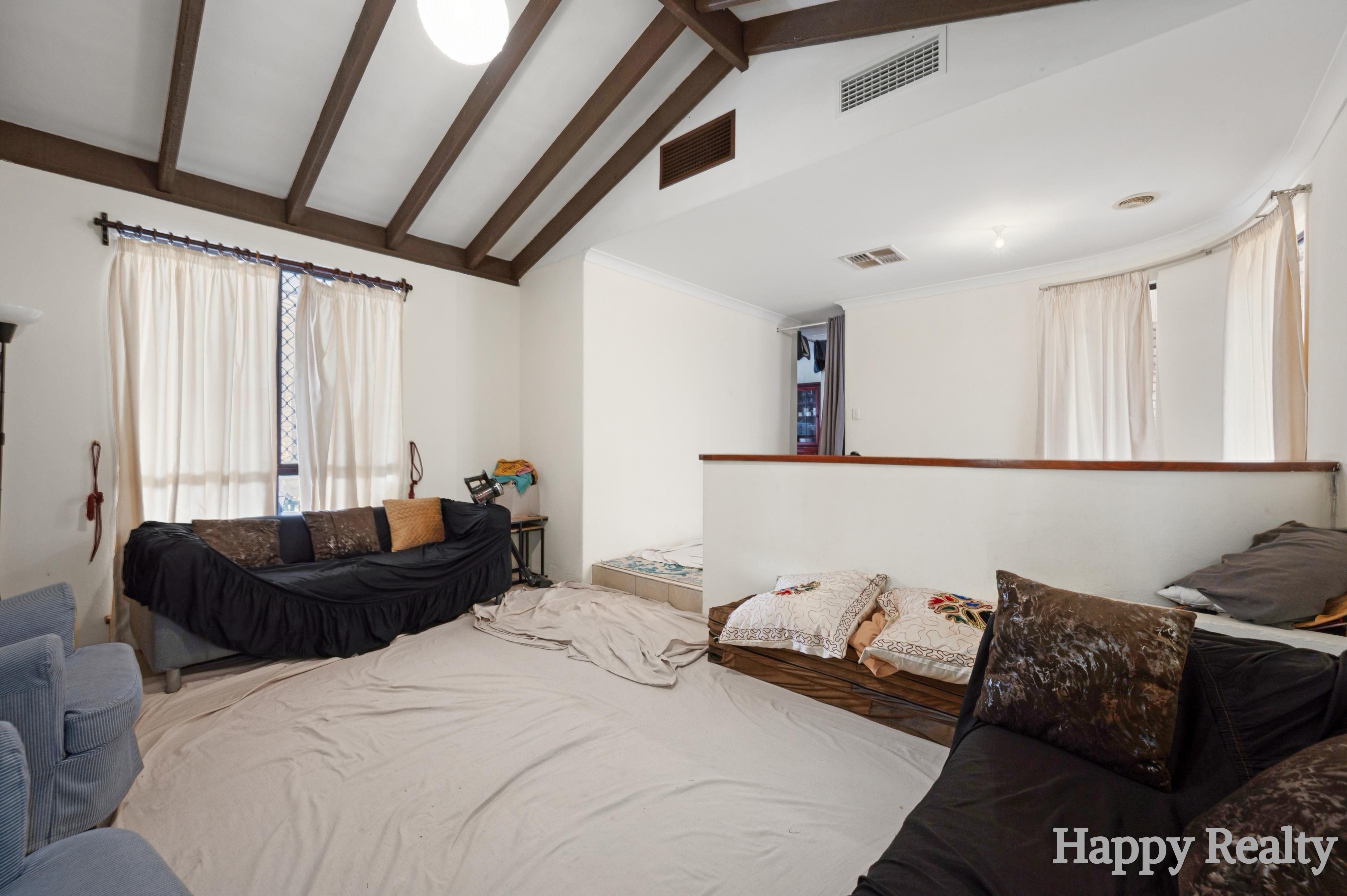 33 Forest Lakes Drive, Thornlie, WA 6108 - Image 5